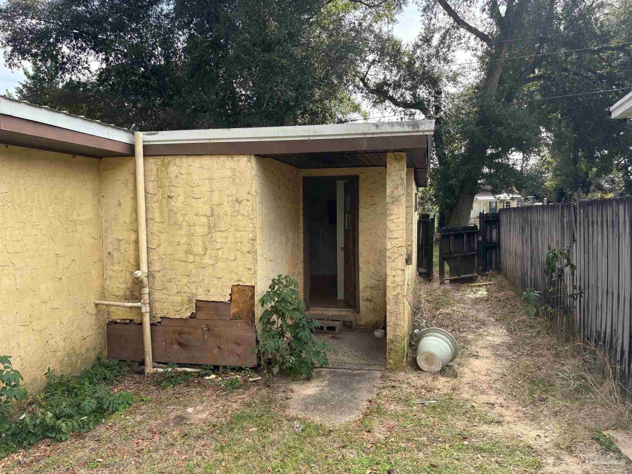 20 Redwood Cir
