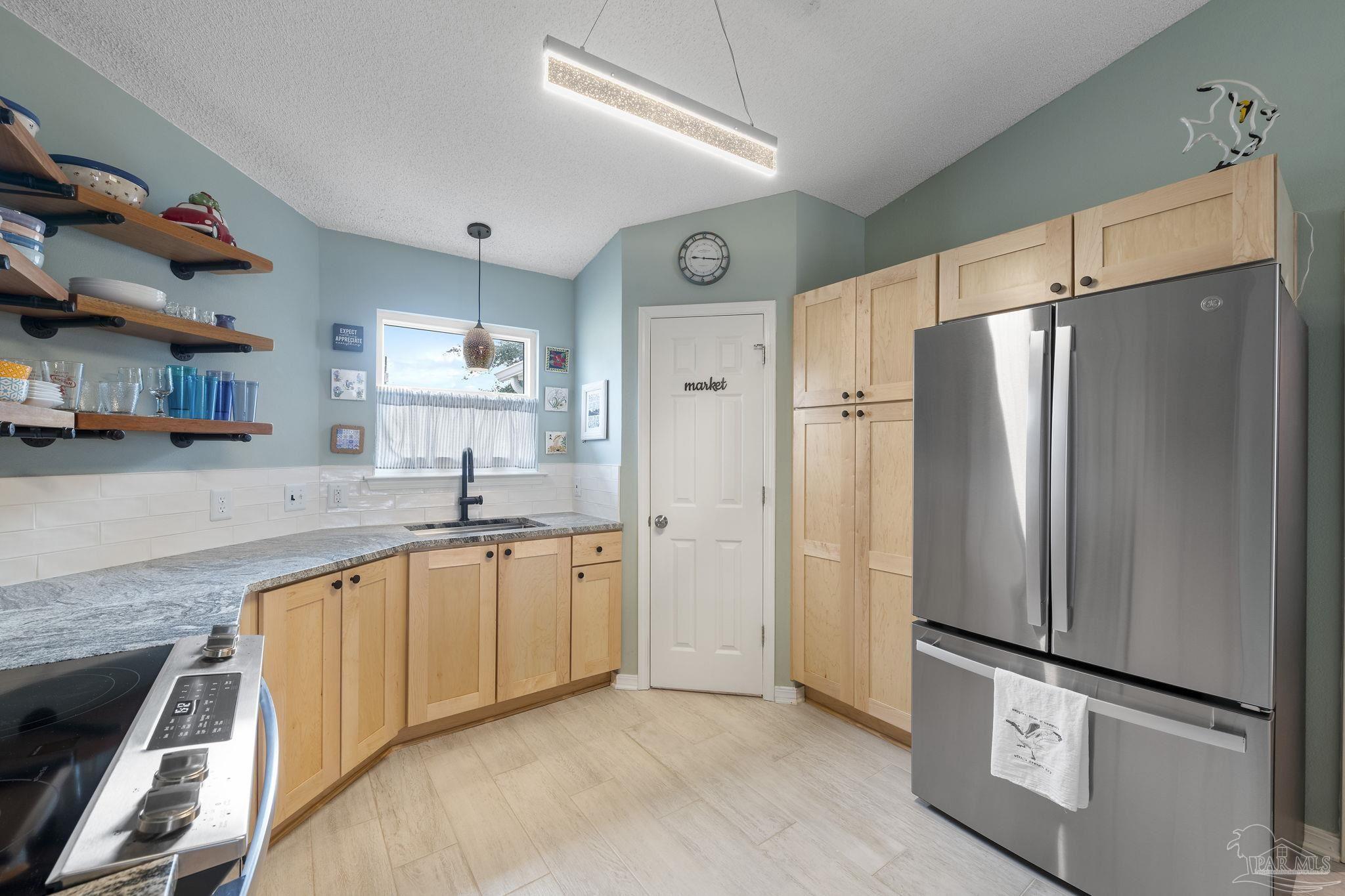 2161 Antilles Dr