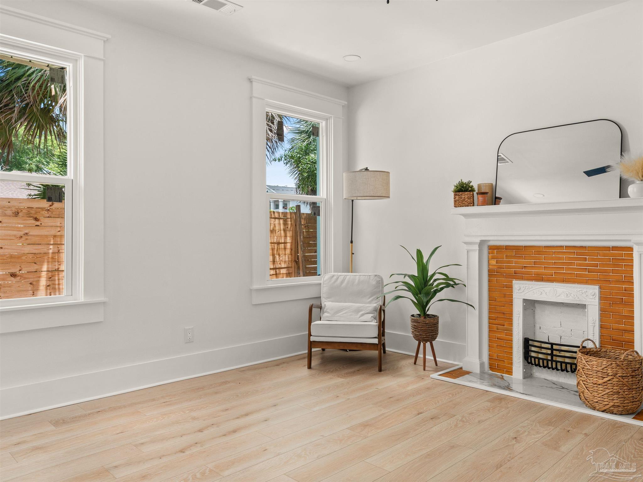 200 W Wright St