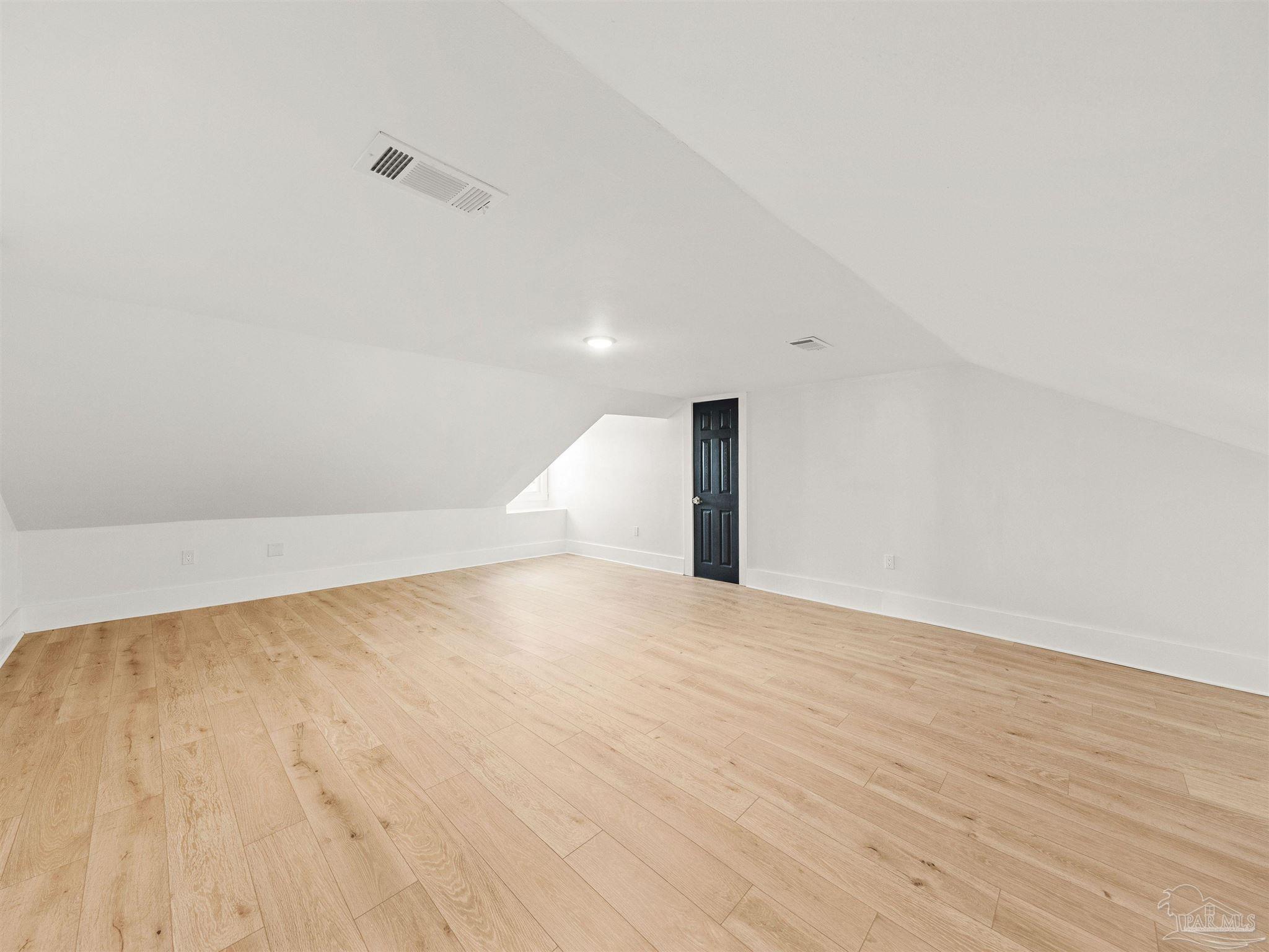 200 W Wright St
