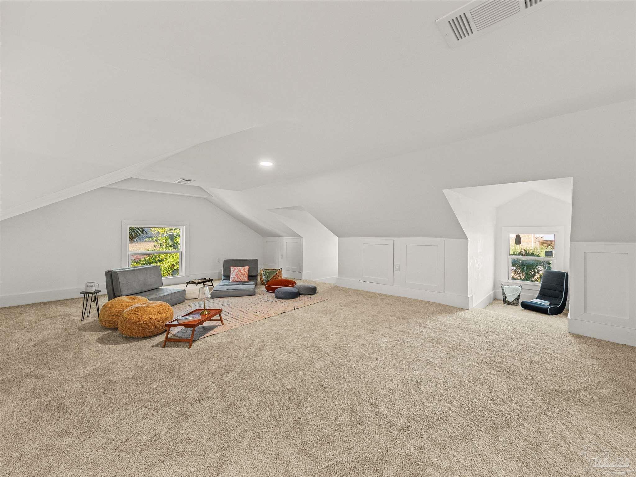 200 W Wright St