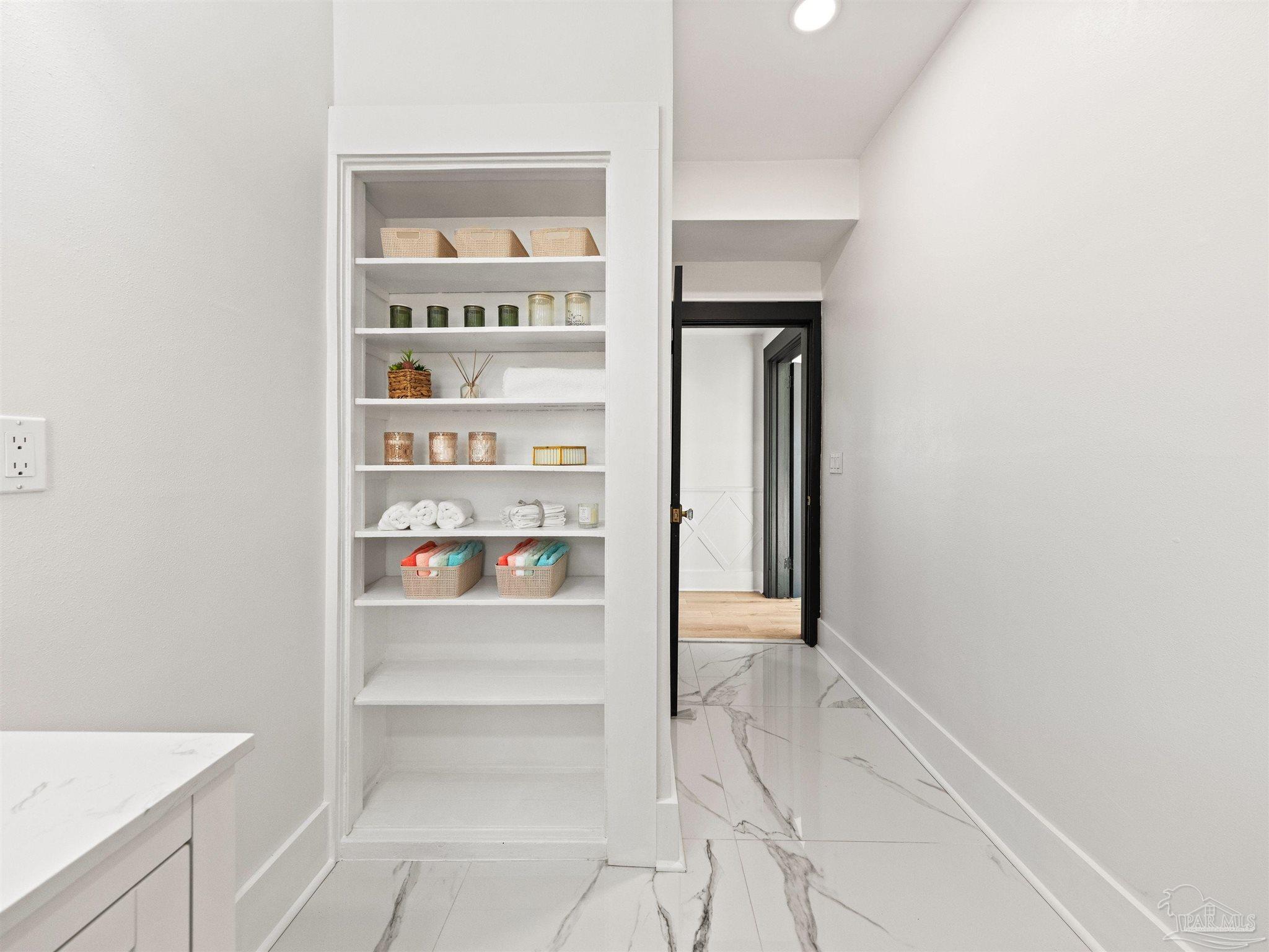 200 W Wright St