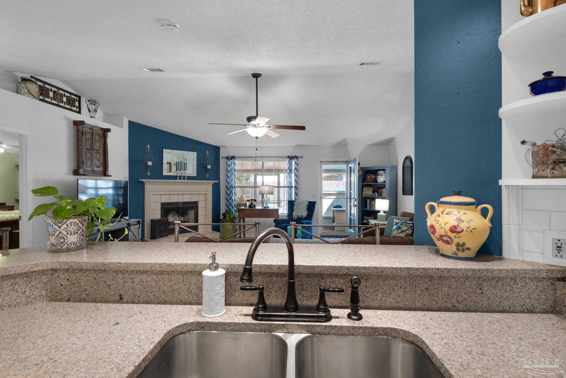 2260 Valle Escondido Dr