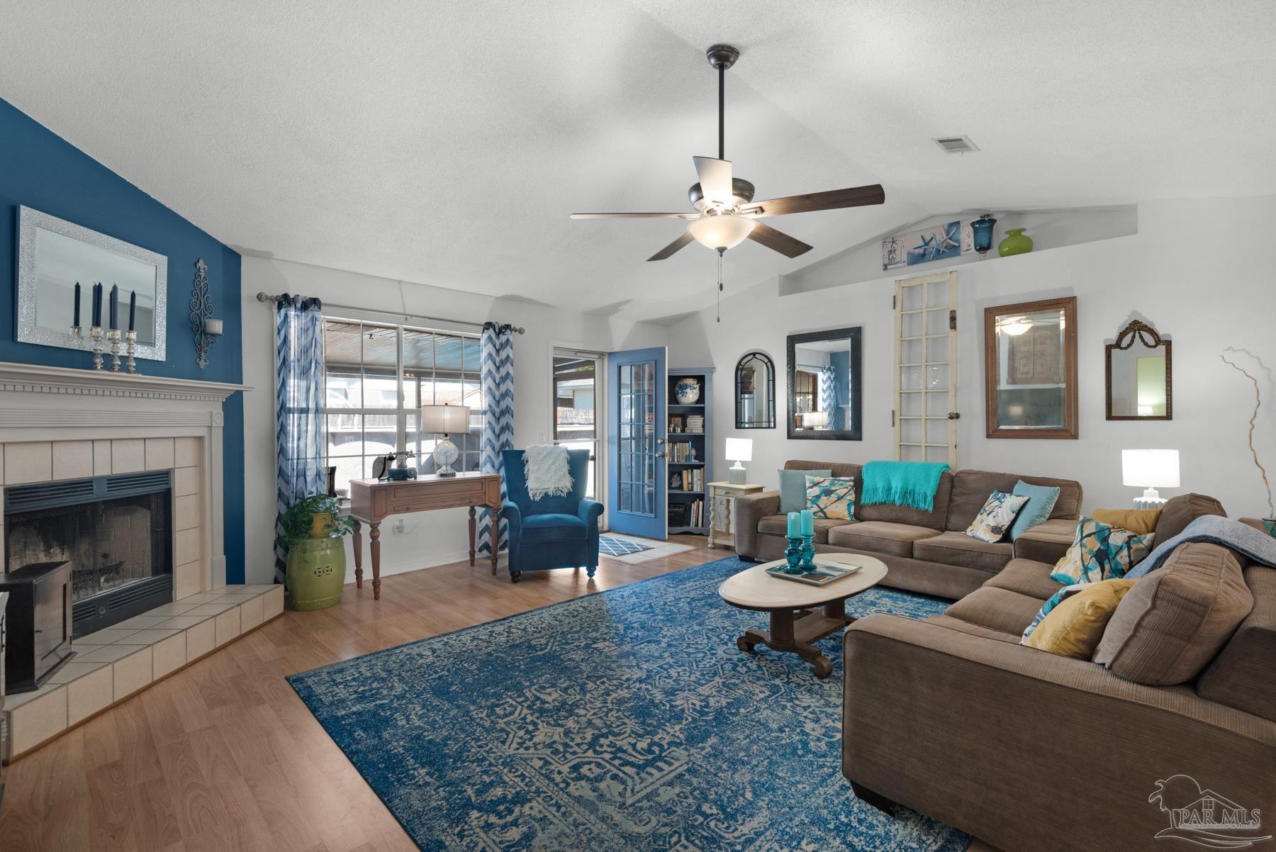 2260 Valle Escondido Dr