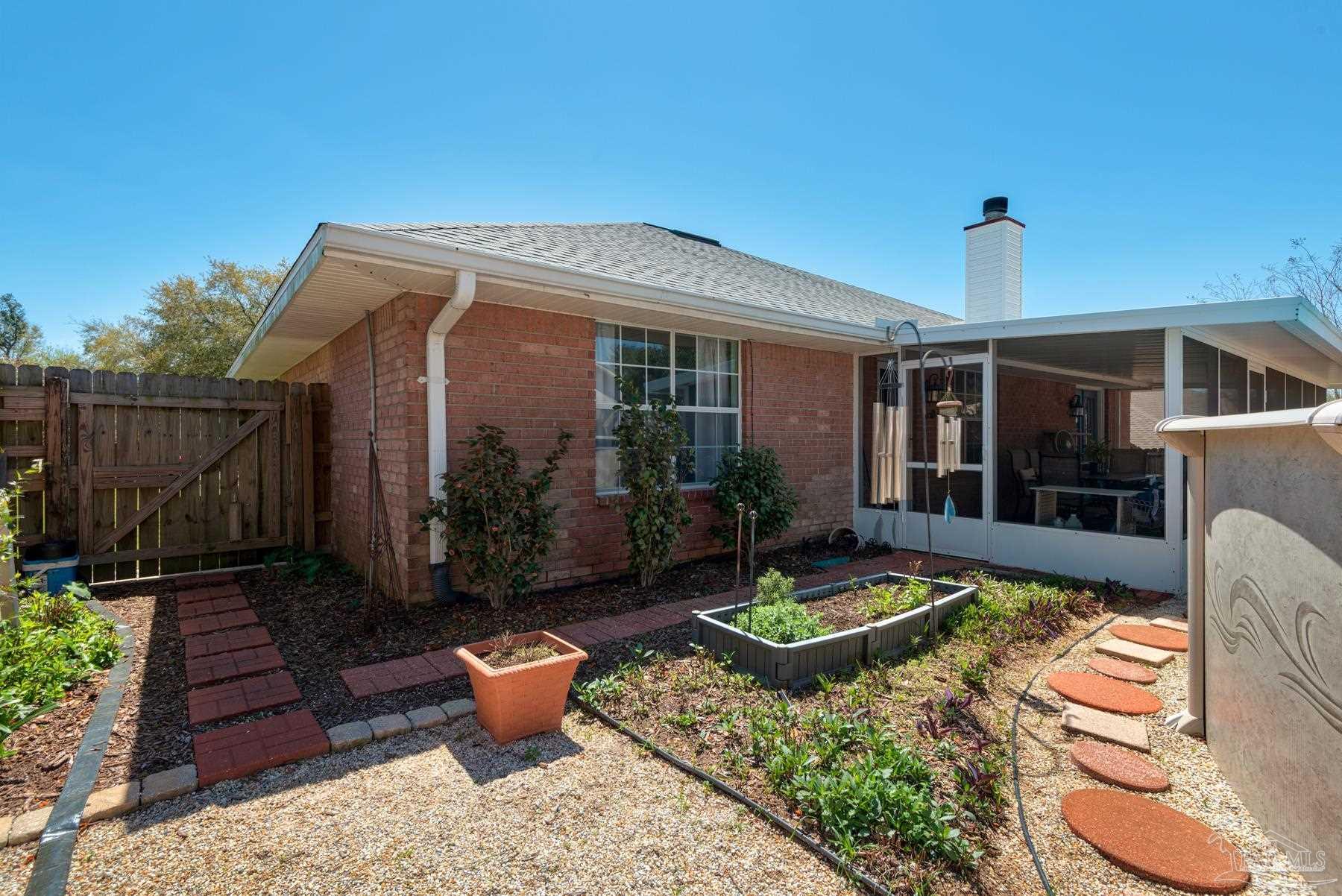 2260 Valle Escondido Dr