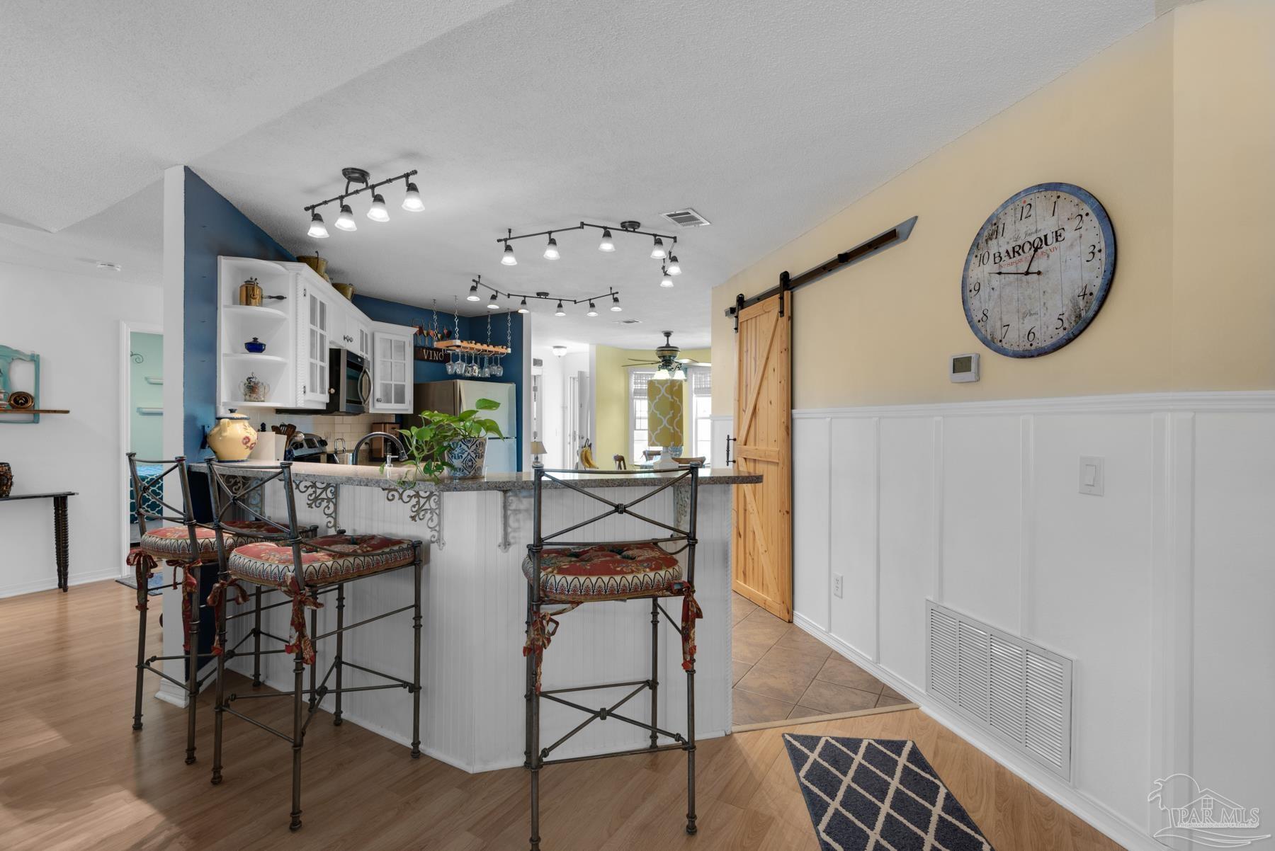 2260 Valle Escondido Dr