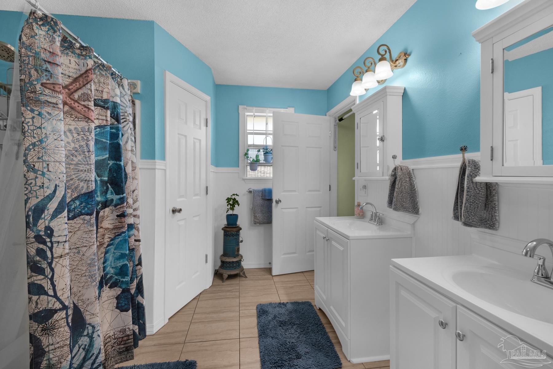 2260 Valle Escondido Dr