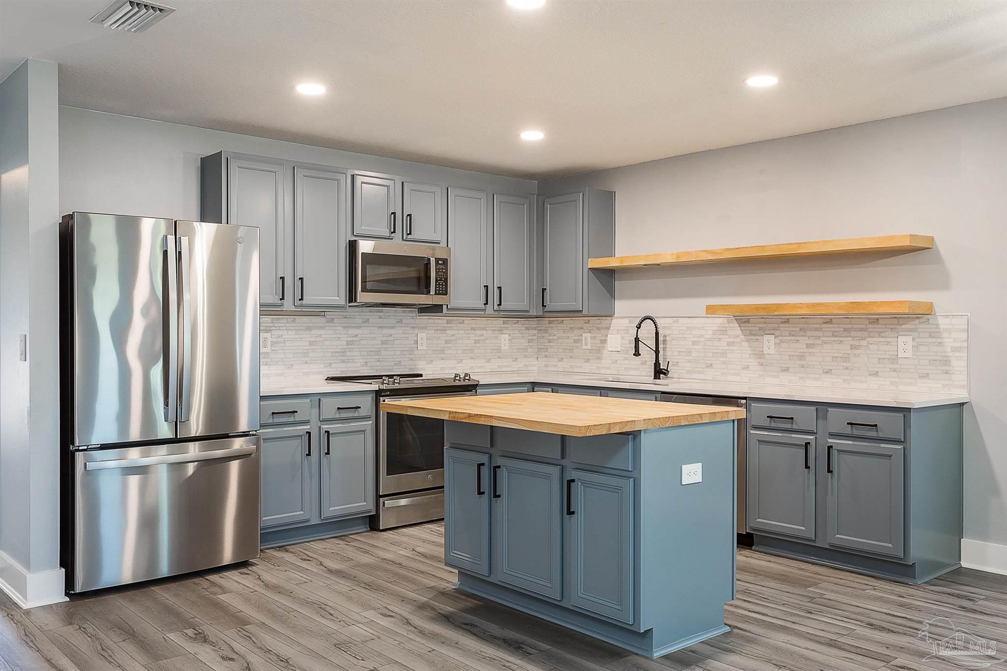 5857 Pescara Dr