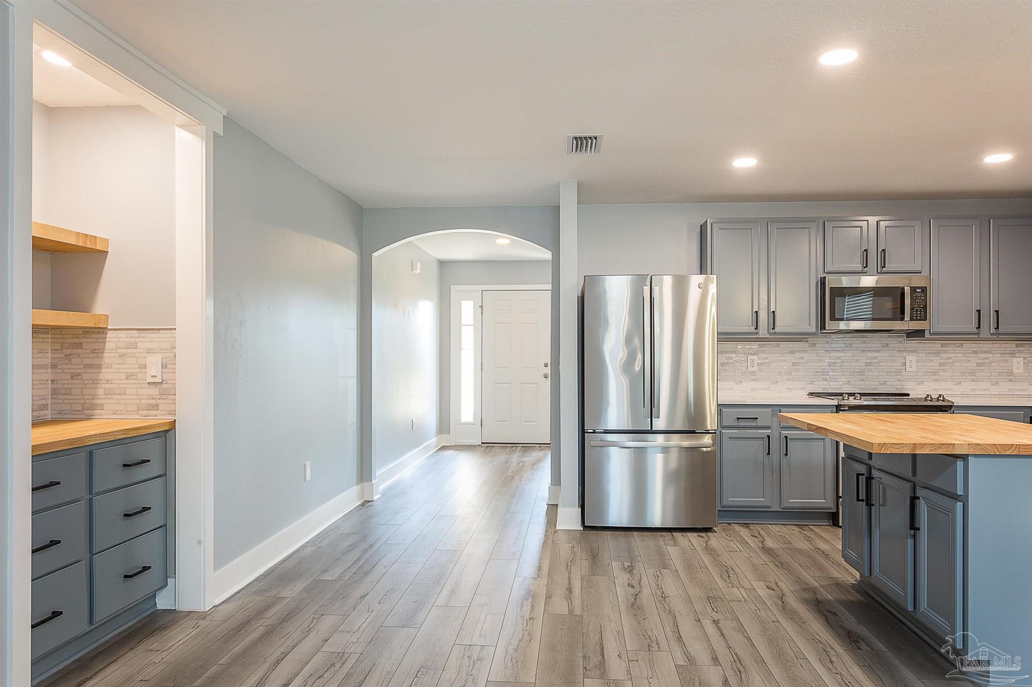 5857 Pescara Dr