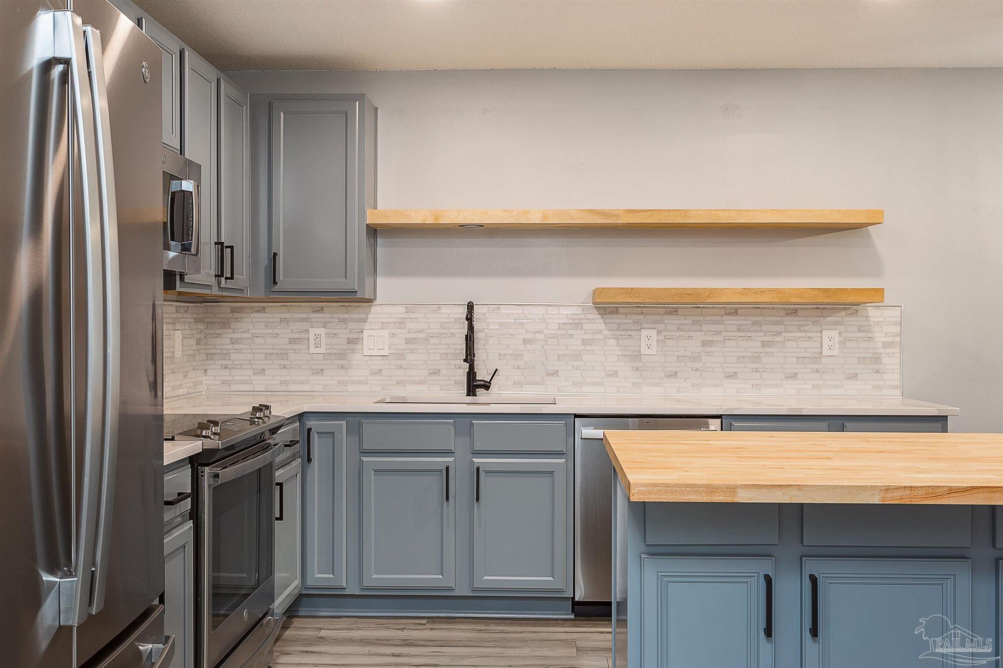 5857 Pescara Dr