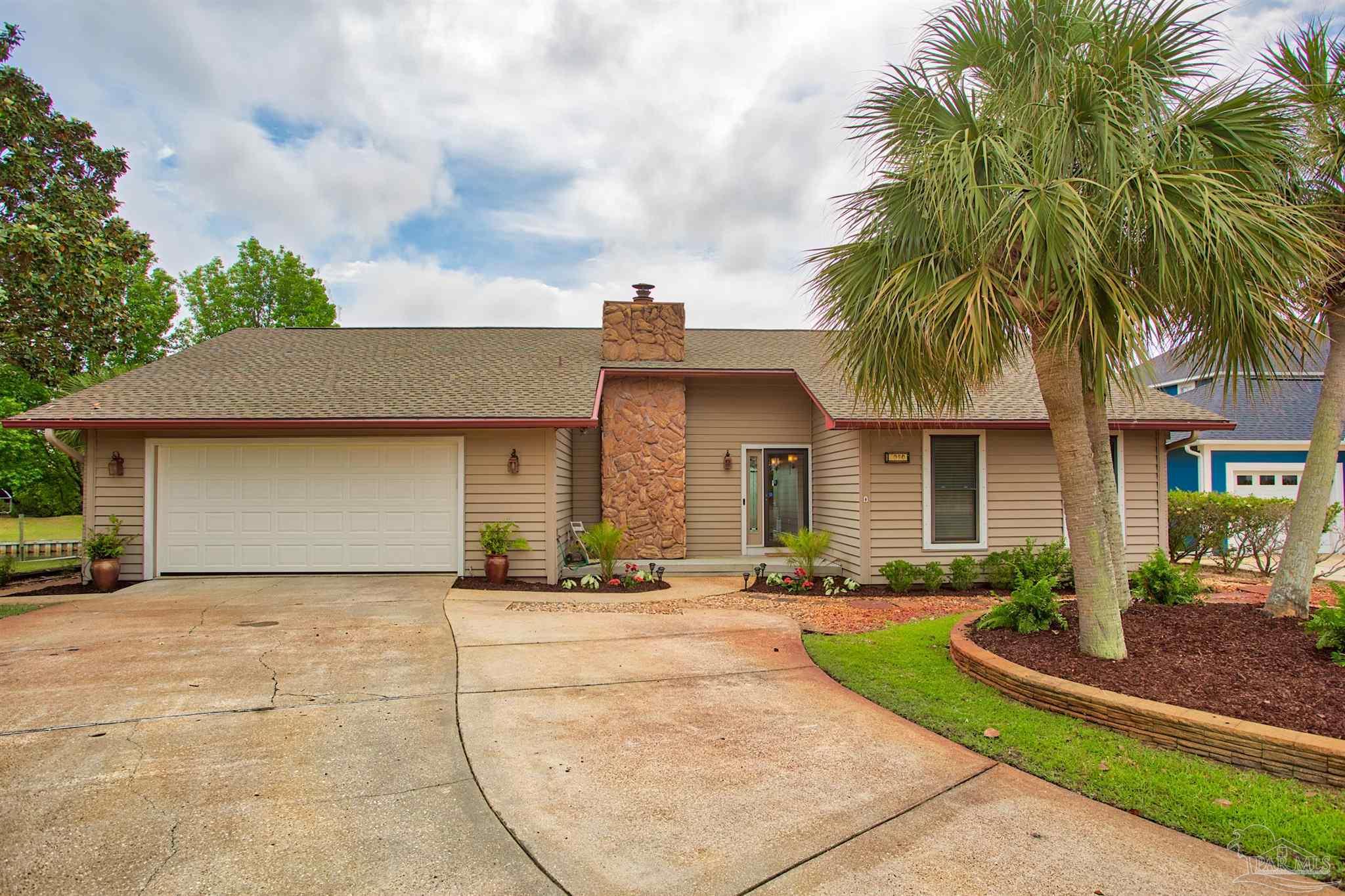 1090 Park Ln