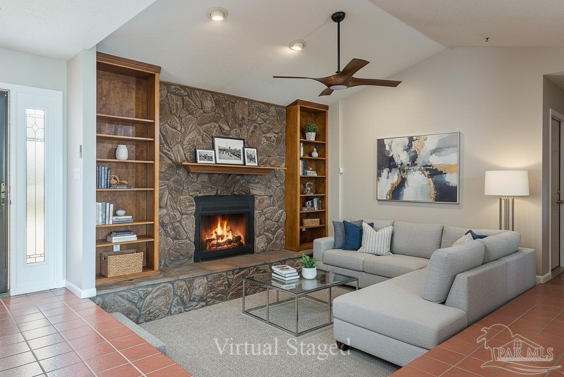 1090 Park Ln