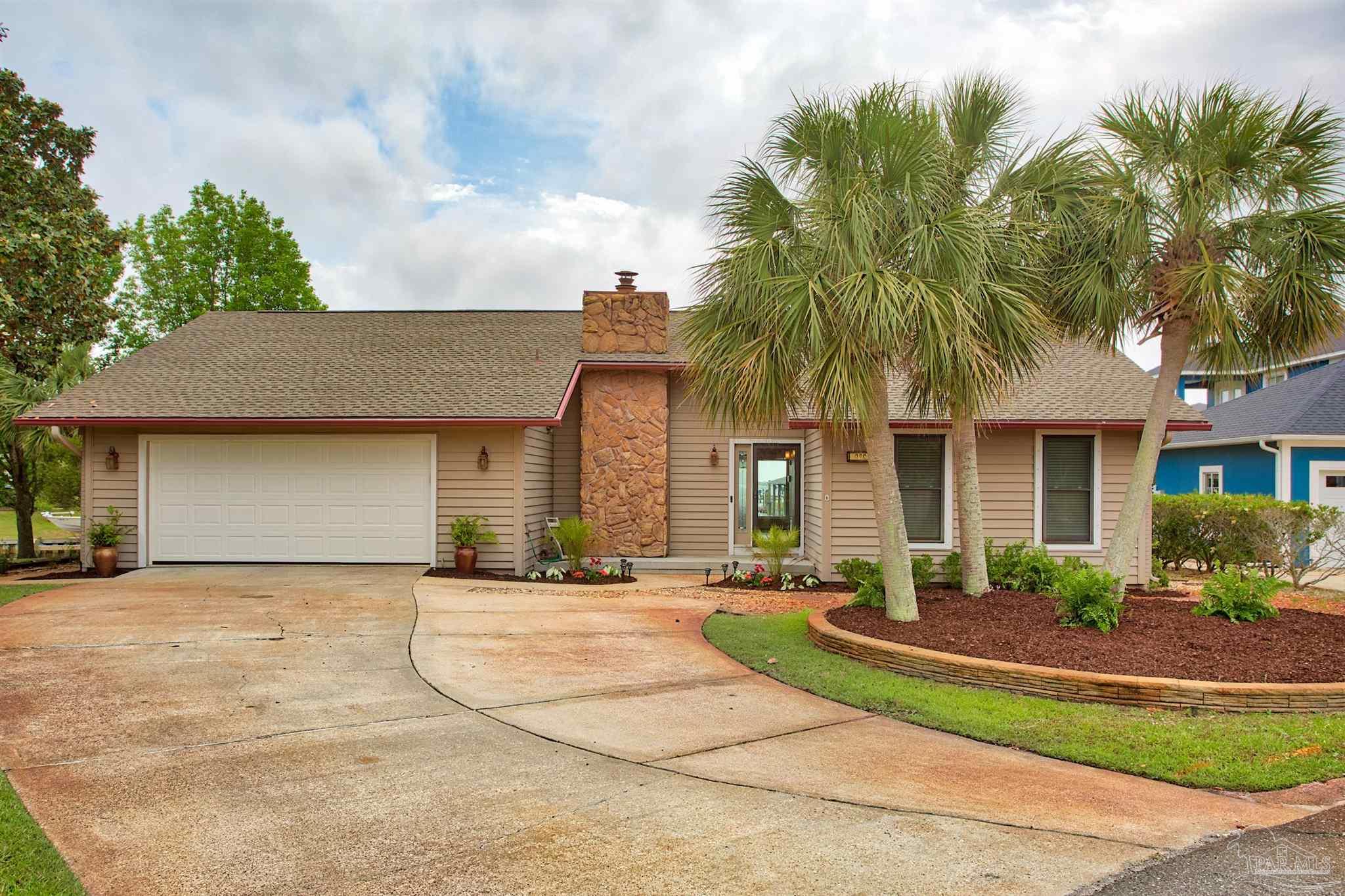 1090 Park Ln