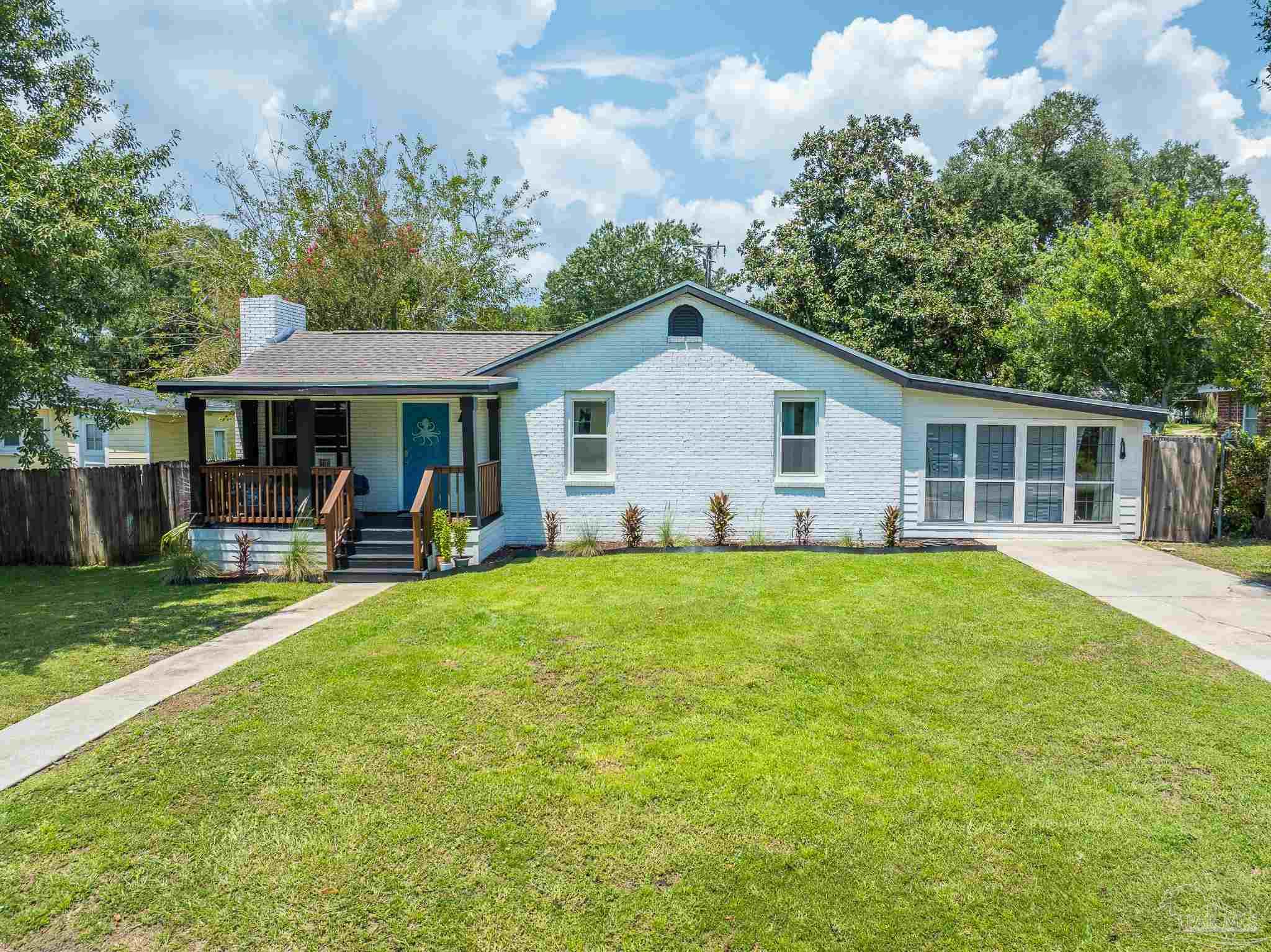 303 SE Syrcle Dr