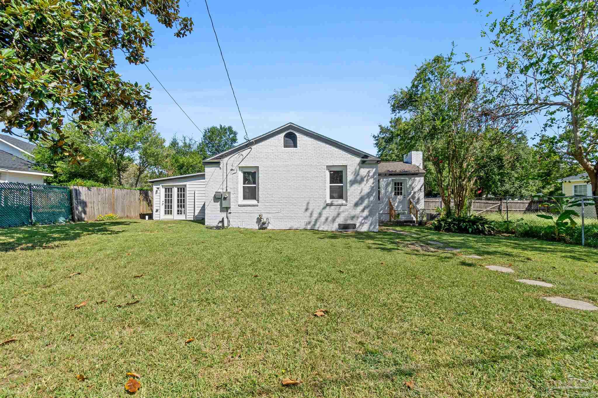 303 SE Syrcle Dr