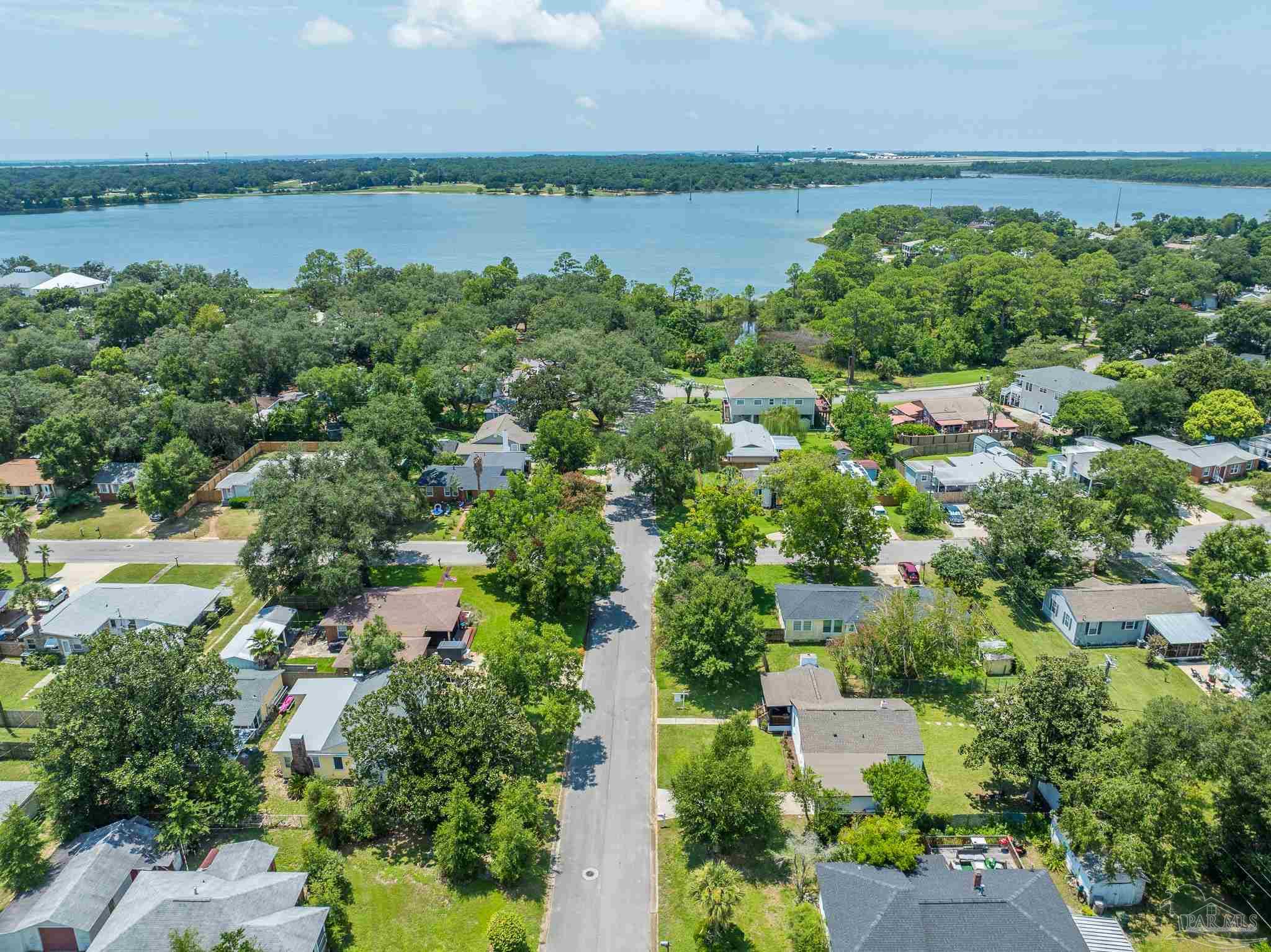 303 SE Syrcle Dr