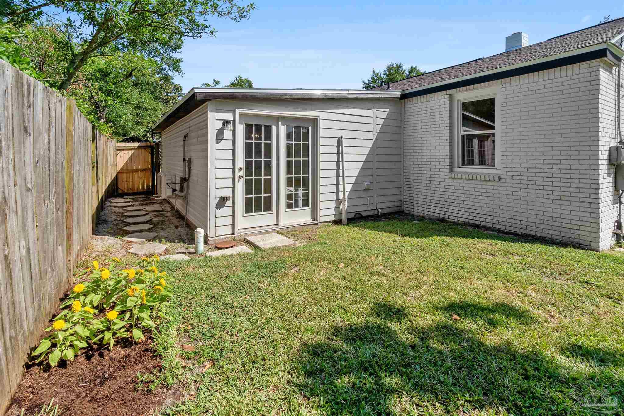 303 SE Syrcle Dr