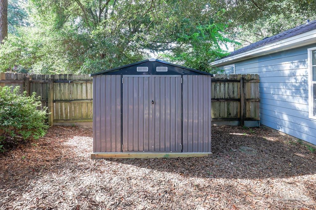 6152 Chablis Ln