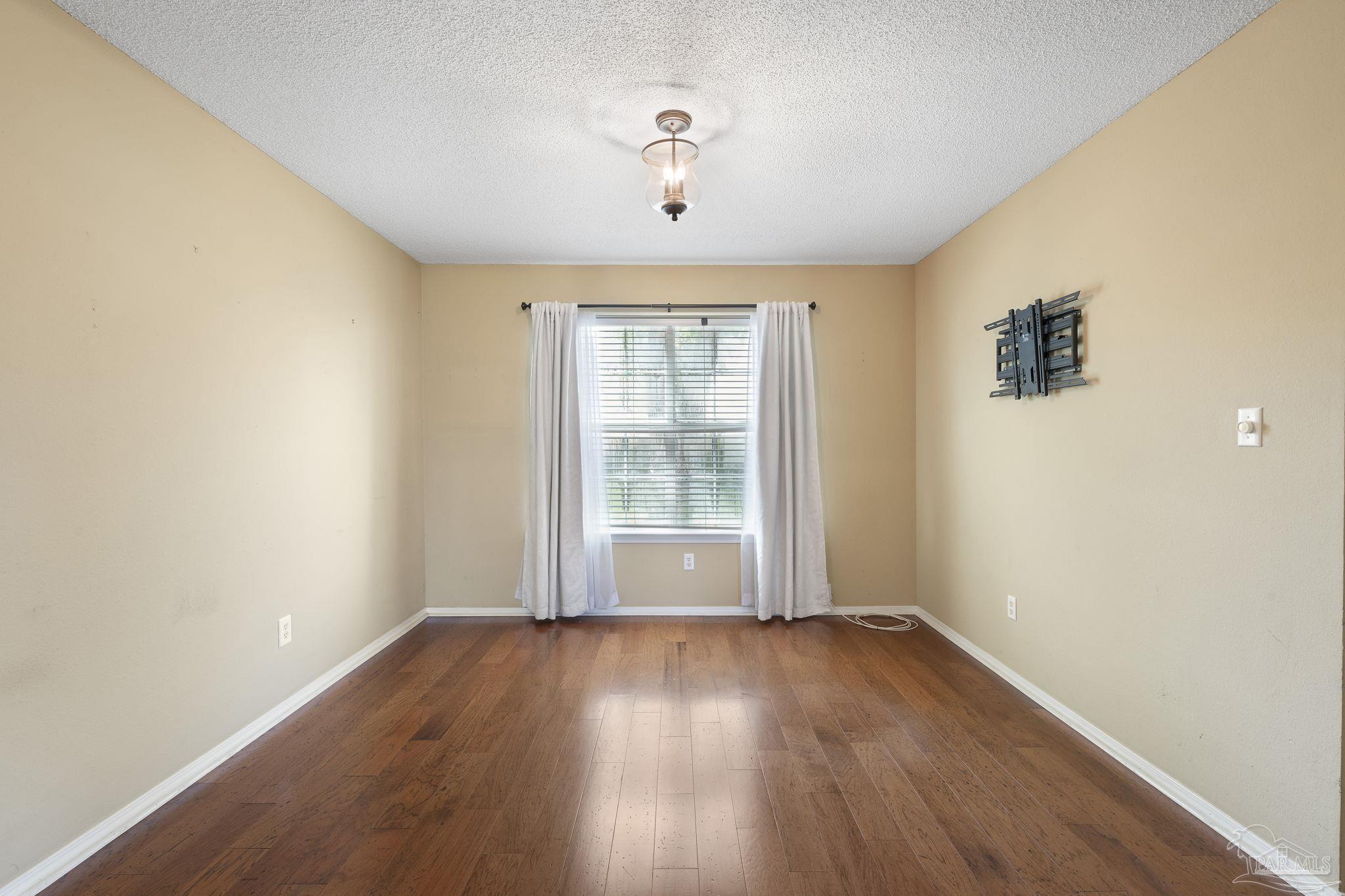 375 Mirabelle Dr