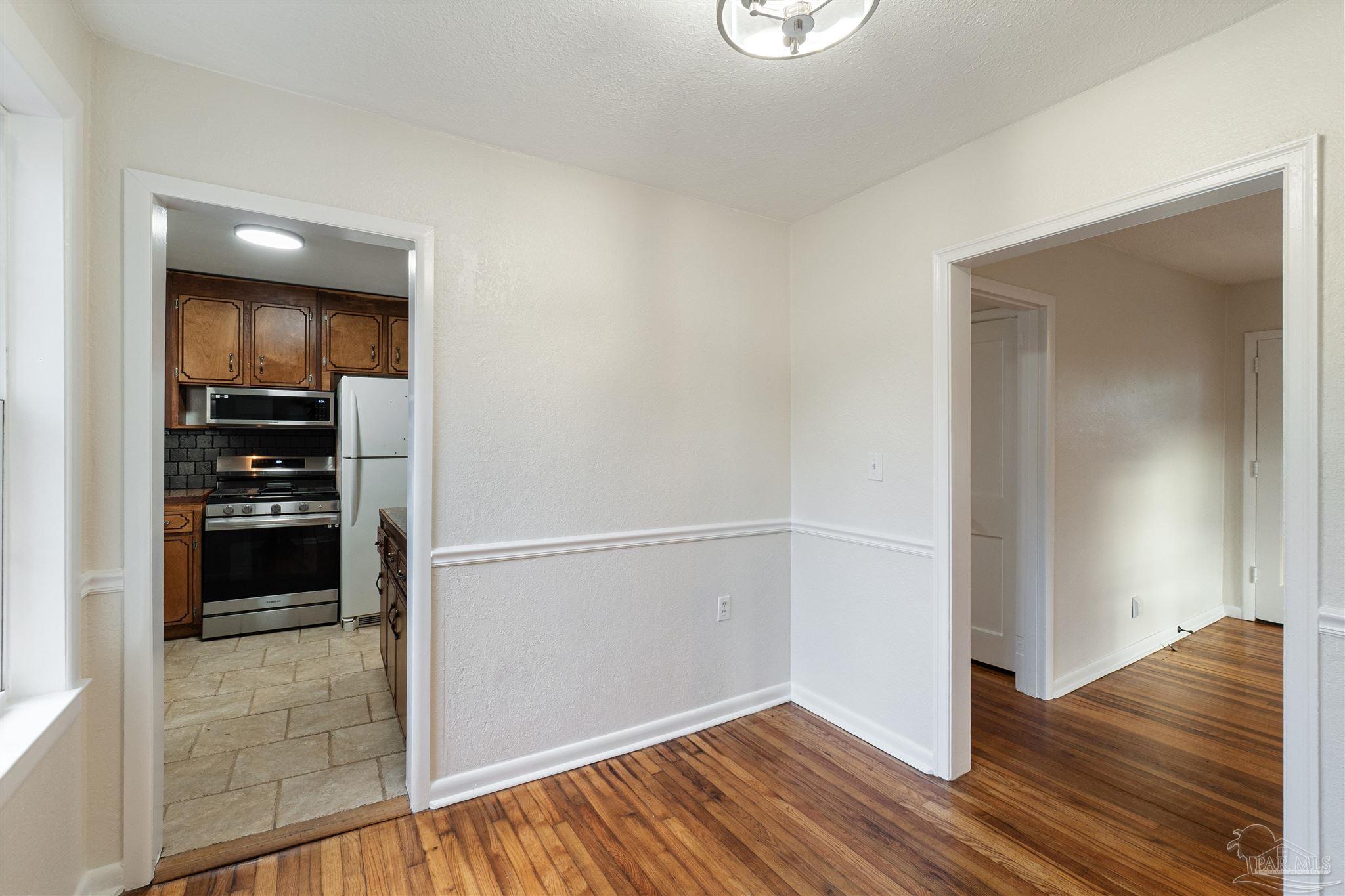 211 W Sunset Ave