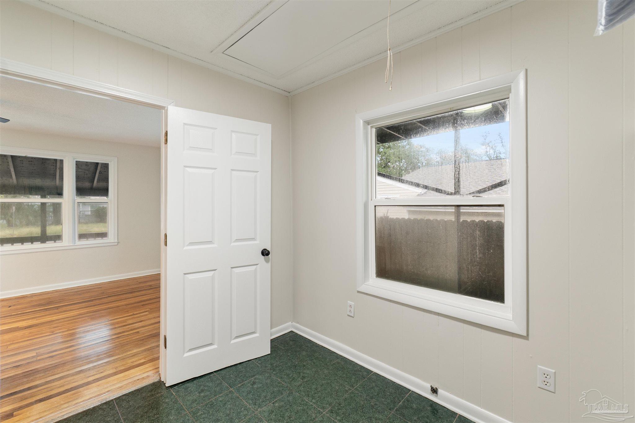 211 W Sunset Ave
