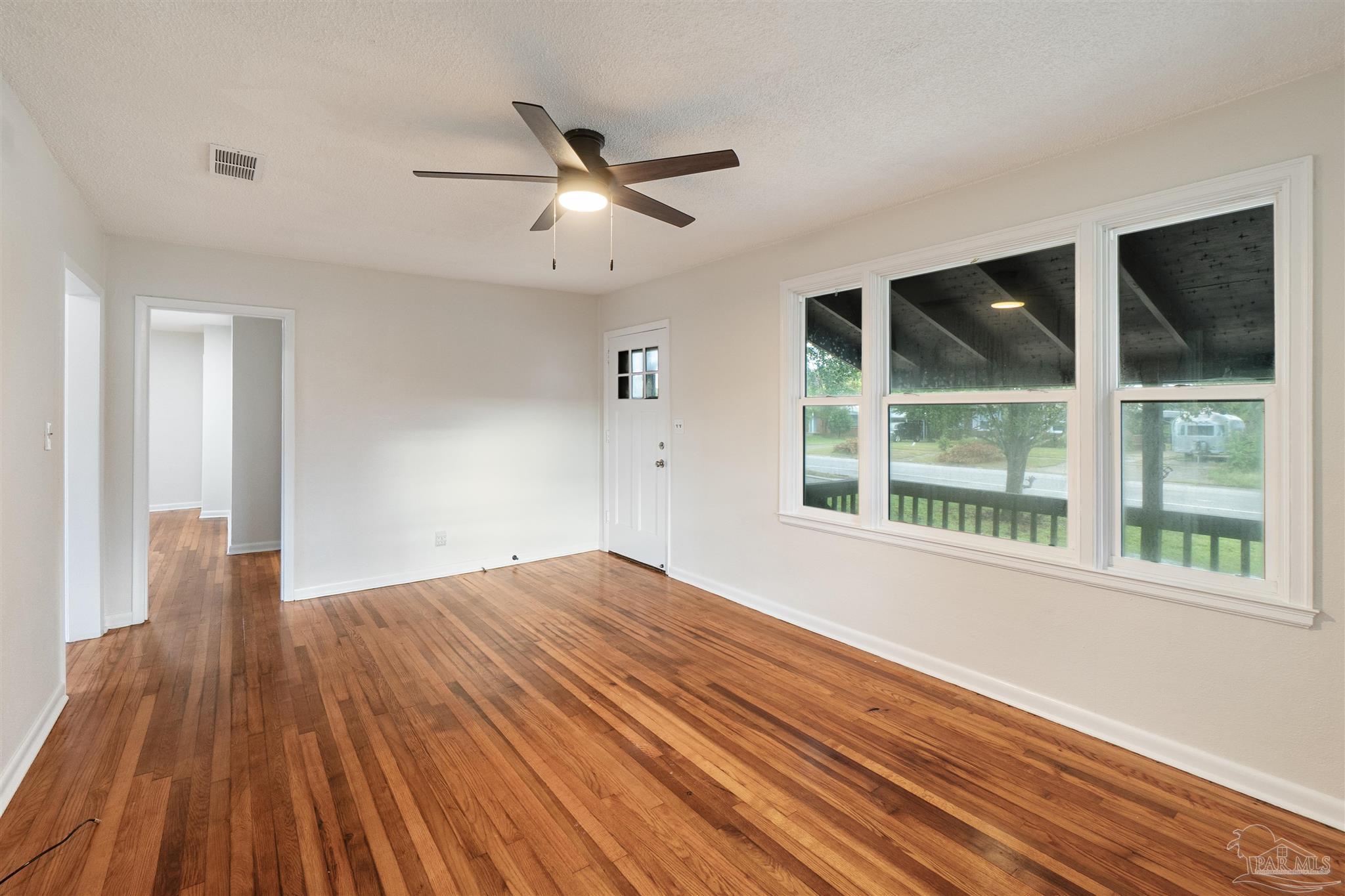 211 W Sunset Ave