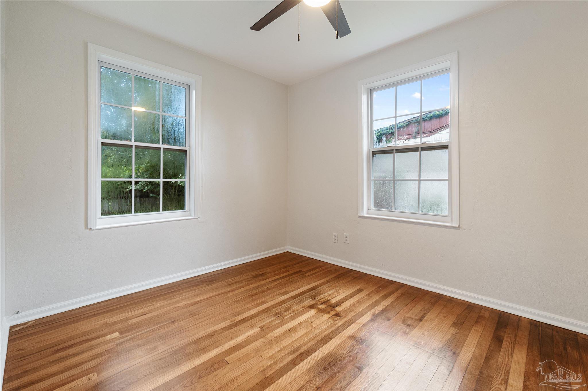 211 W Sunset Ave