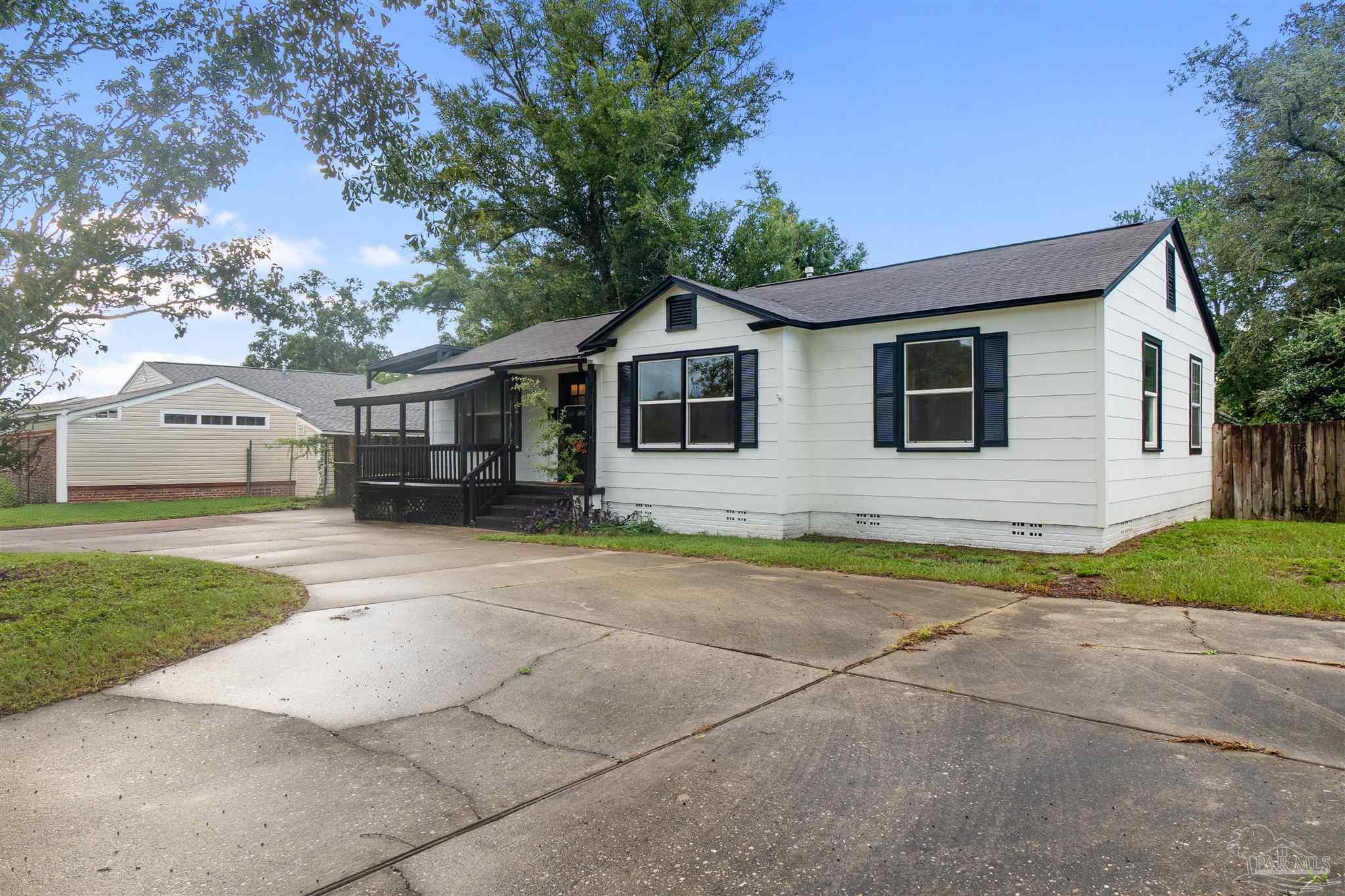 211 W Sunset Ave