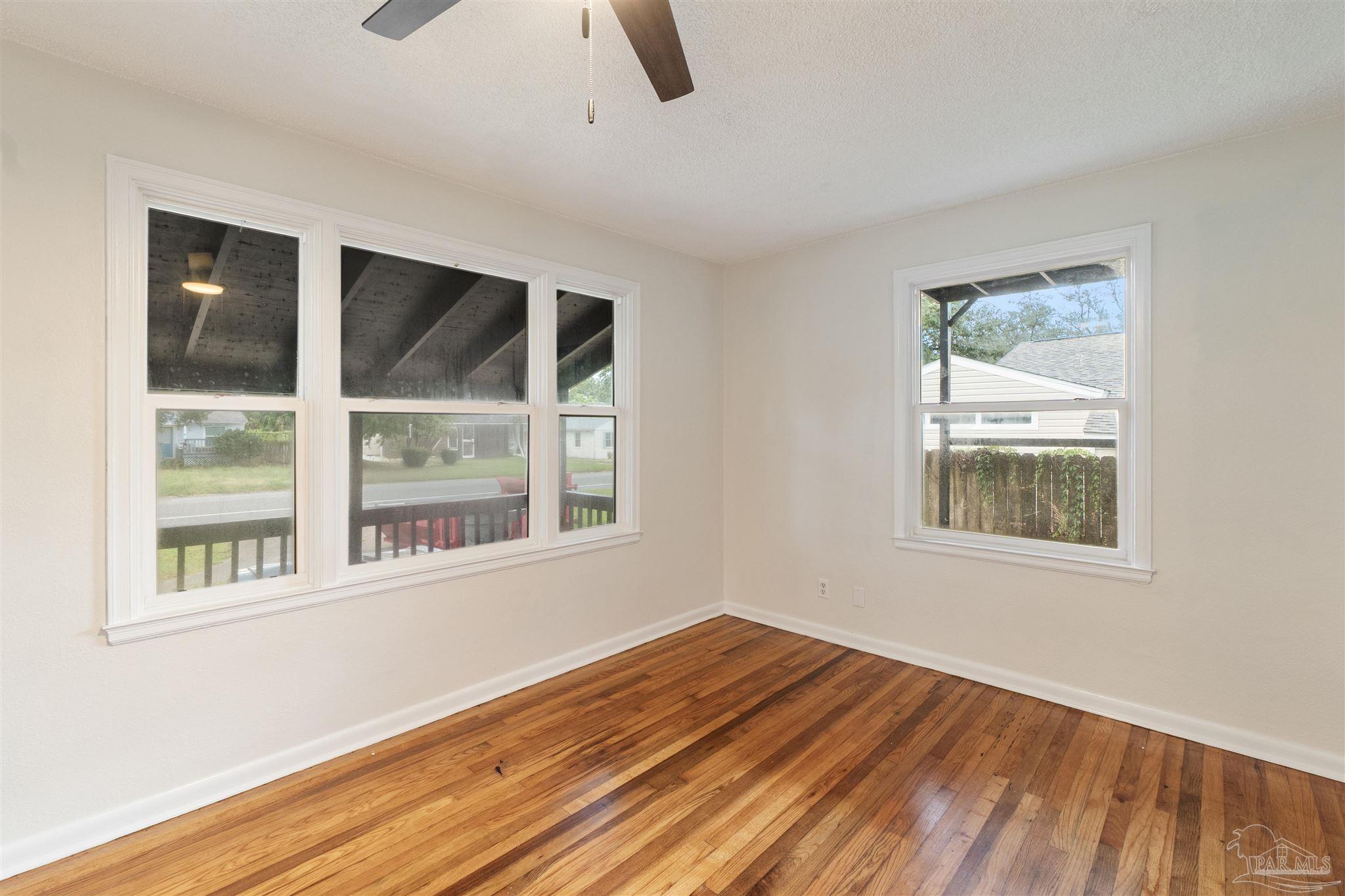 211 W Sunset Ave