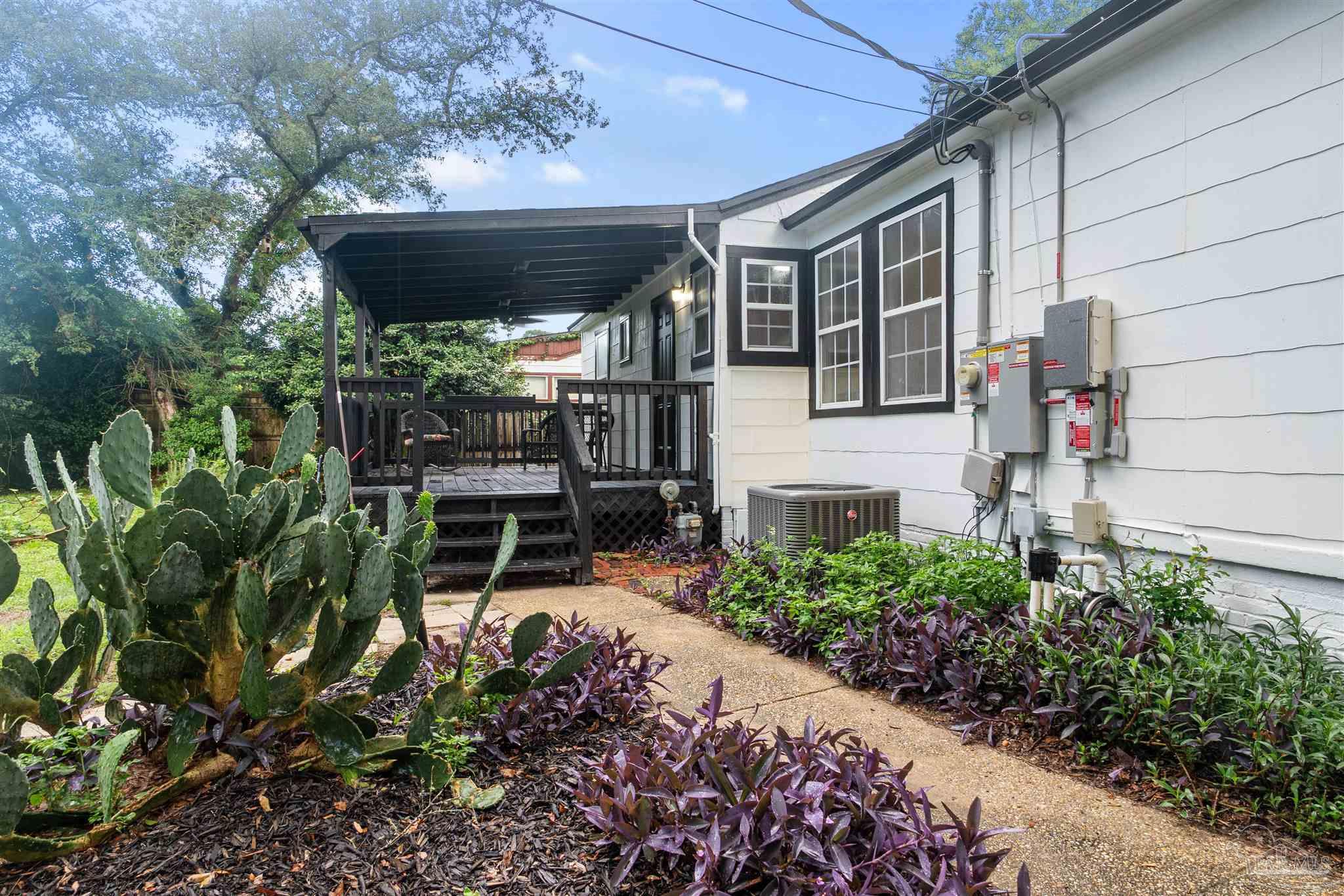 211 W Sunset Ave