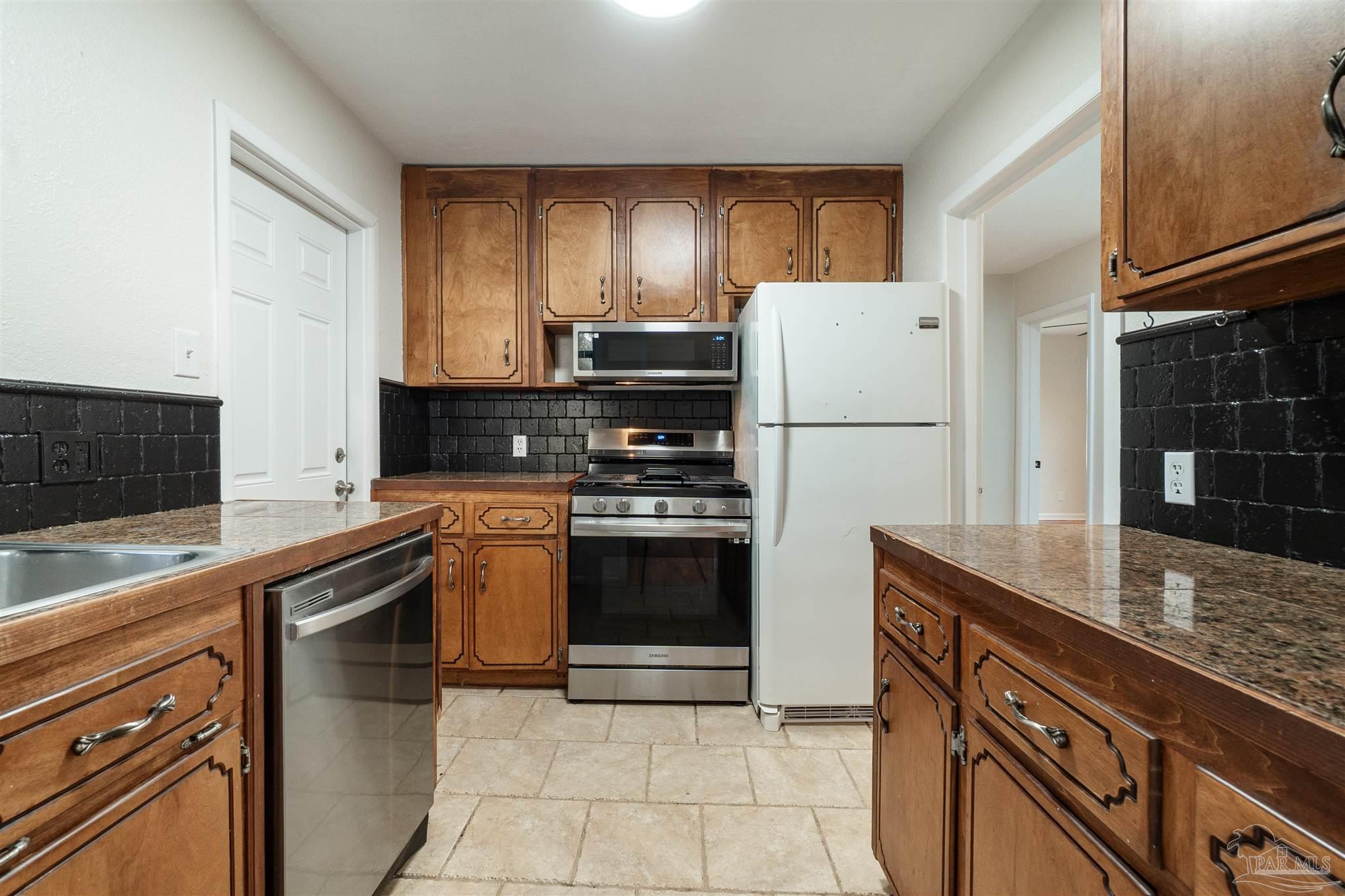 211 W Sunset Ave