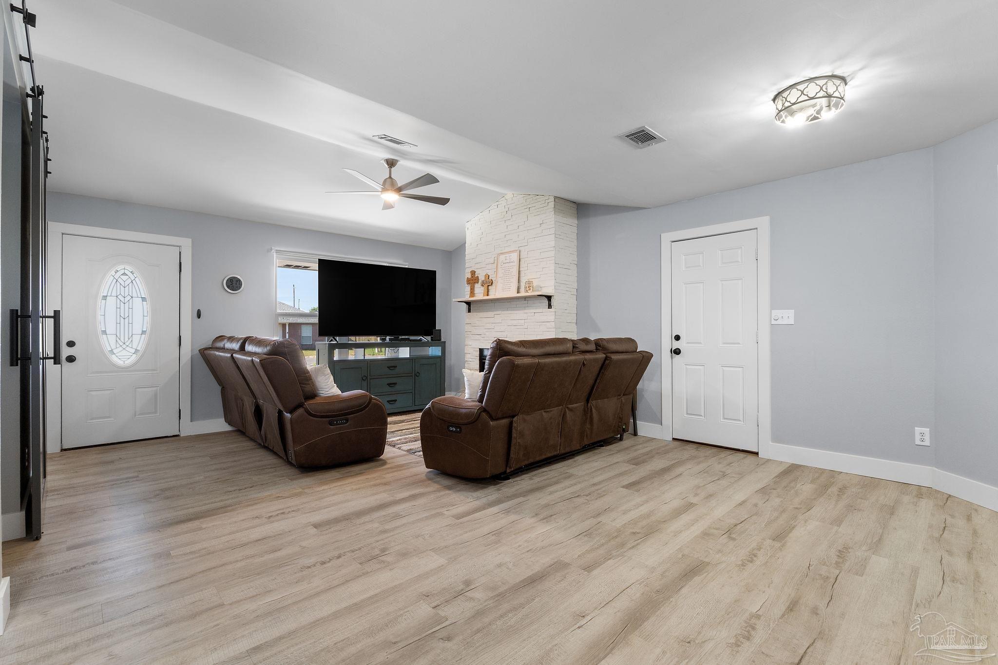 802 Amberway Dr
