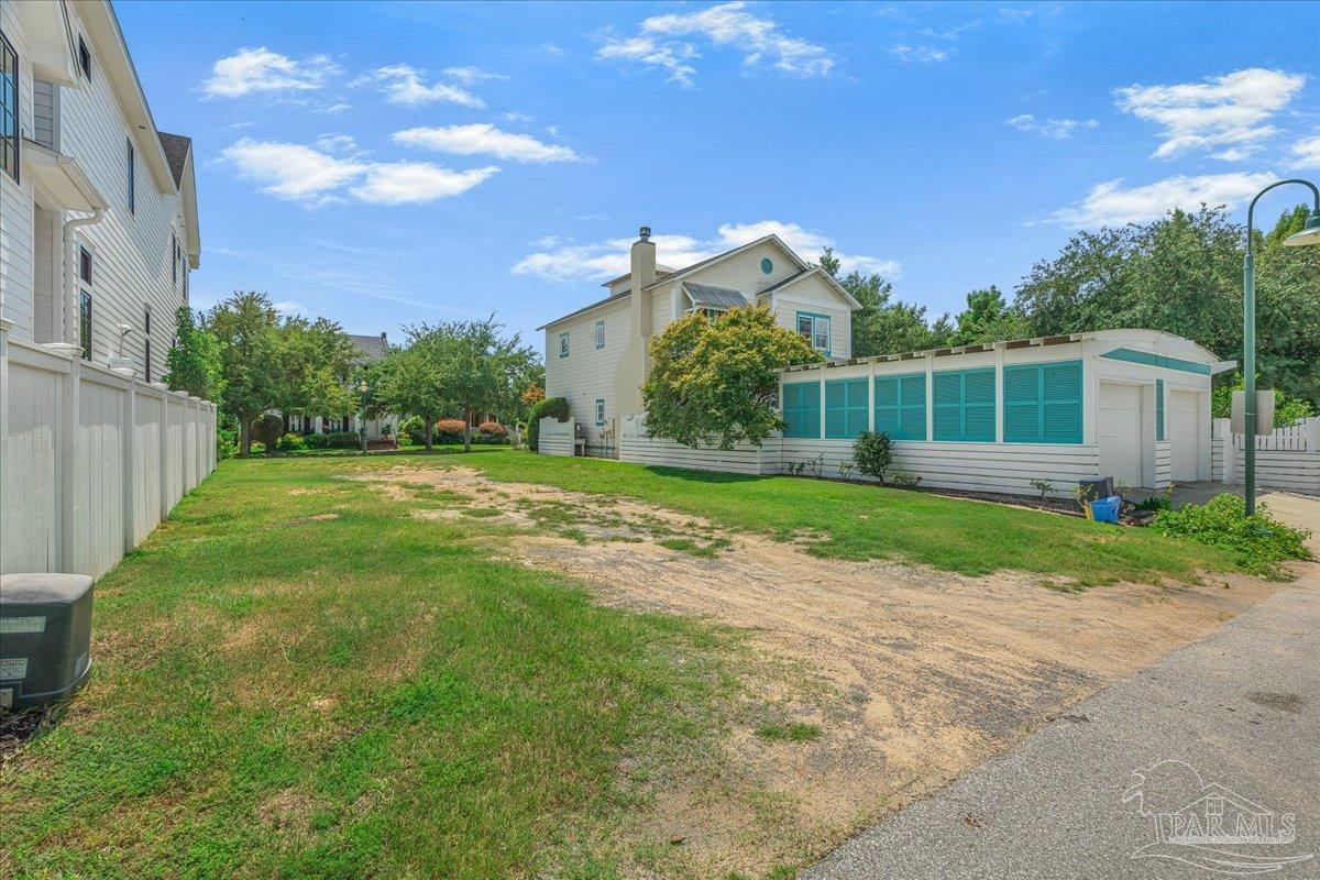 512 E Romana