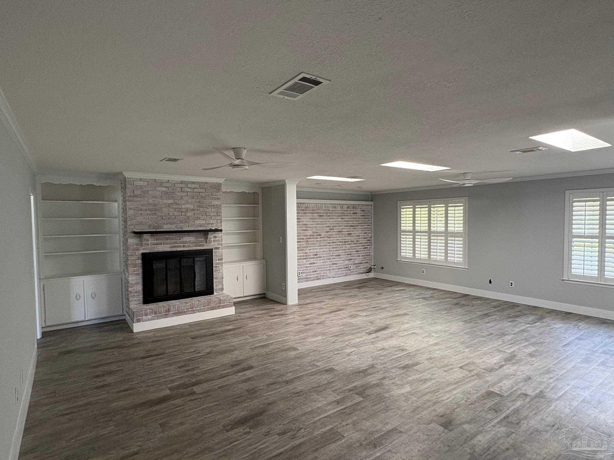 307 N 57th Ave
