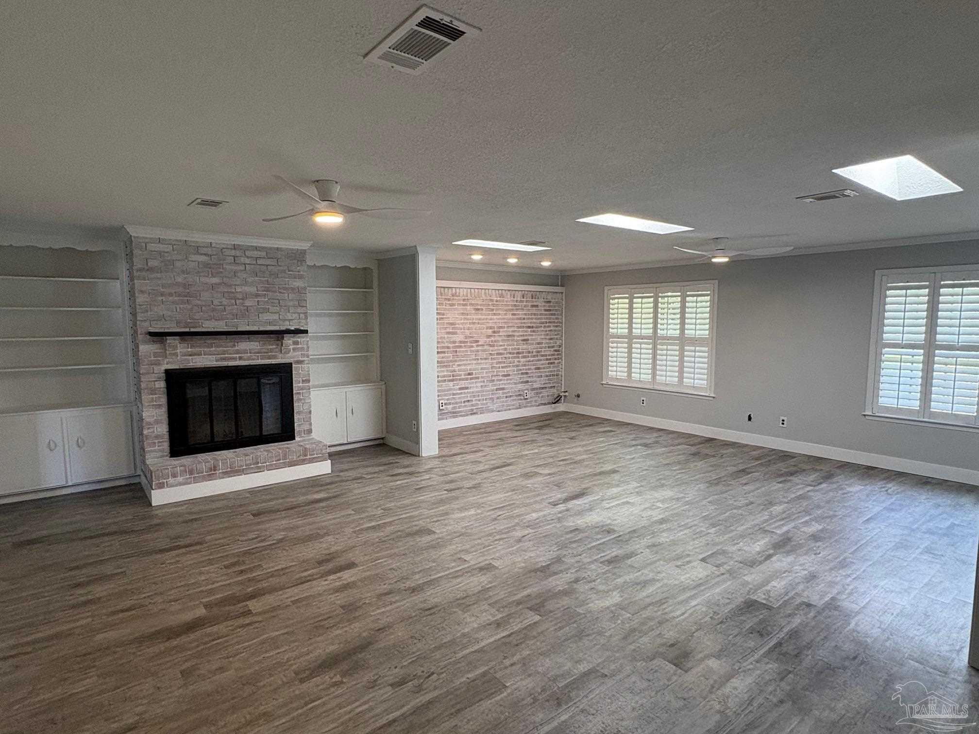 307 N 57th Ave