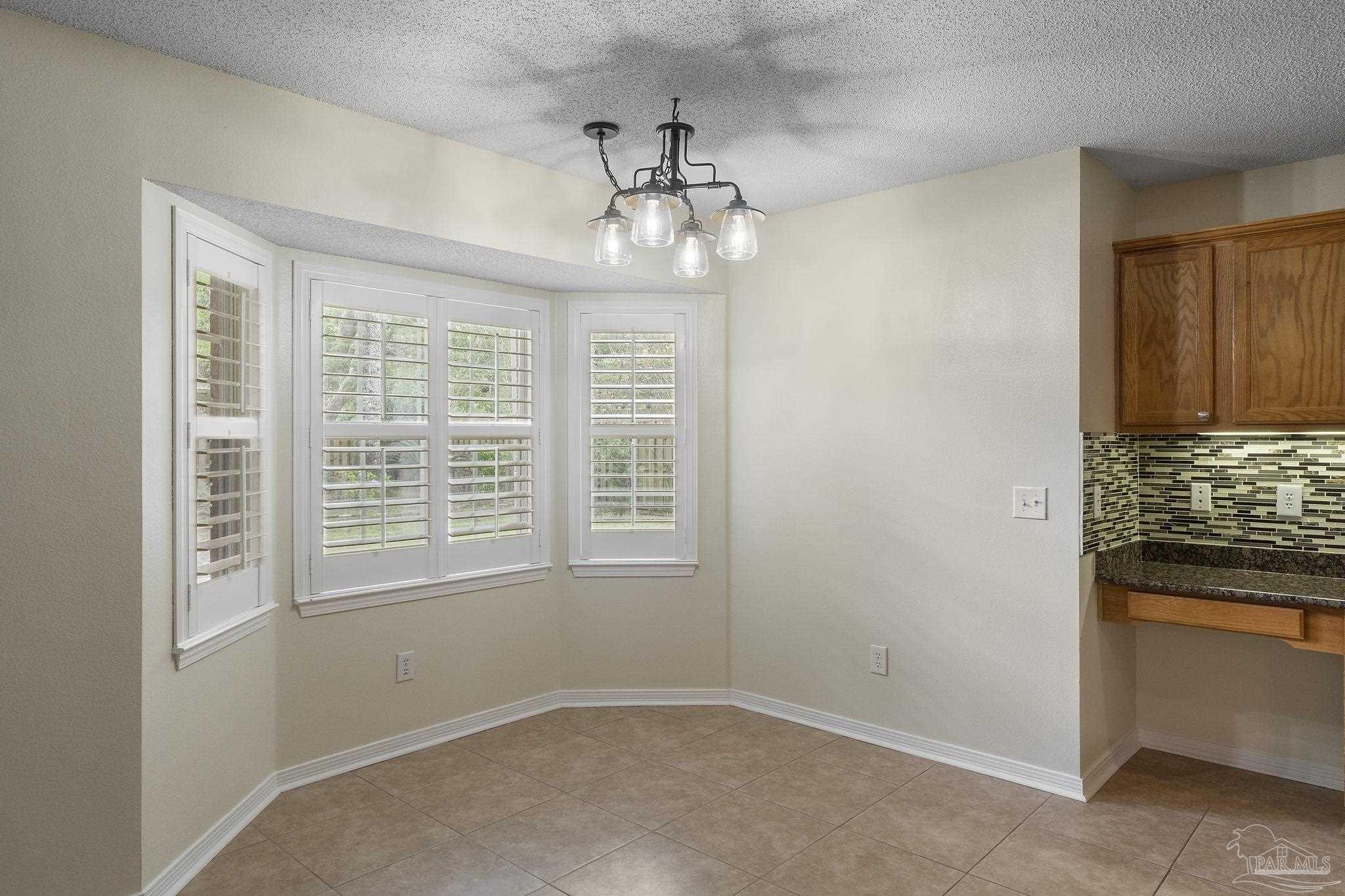 10905 Trellis Ln