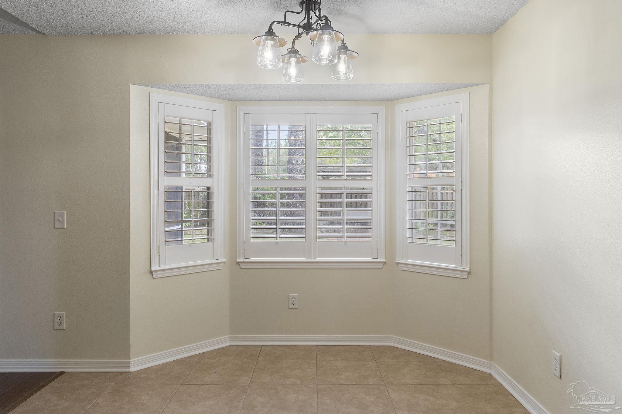 10905 Trellis Ln