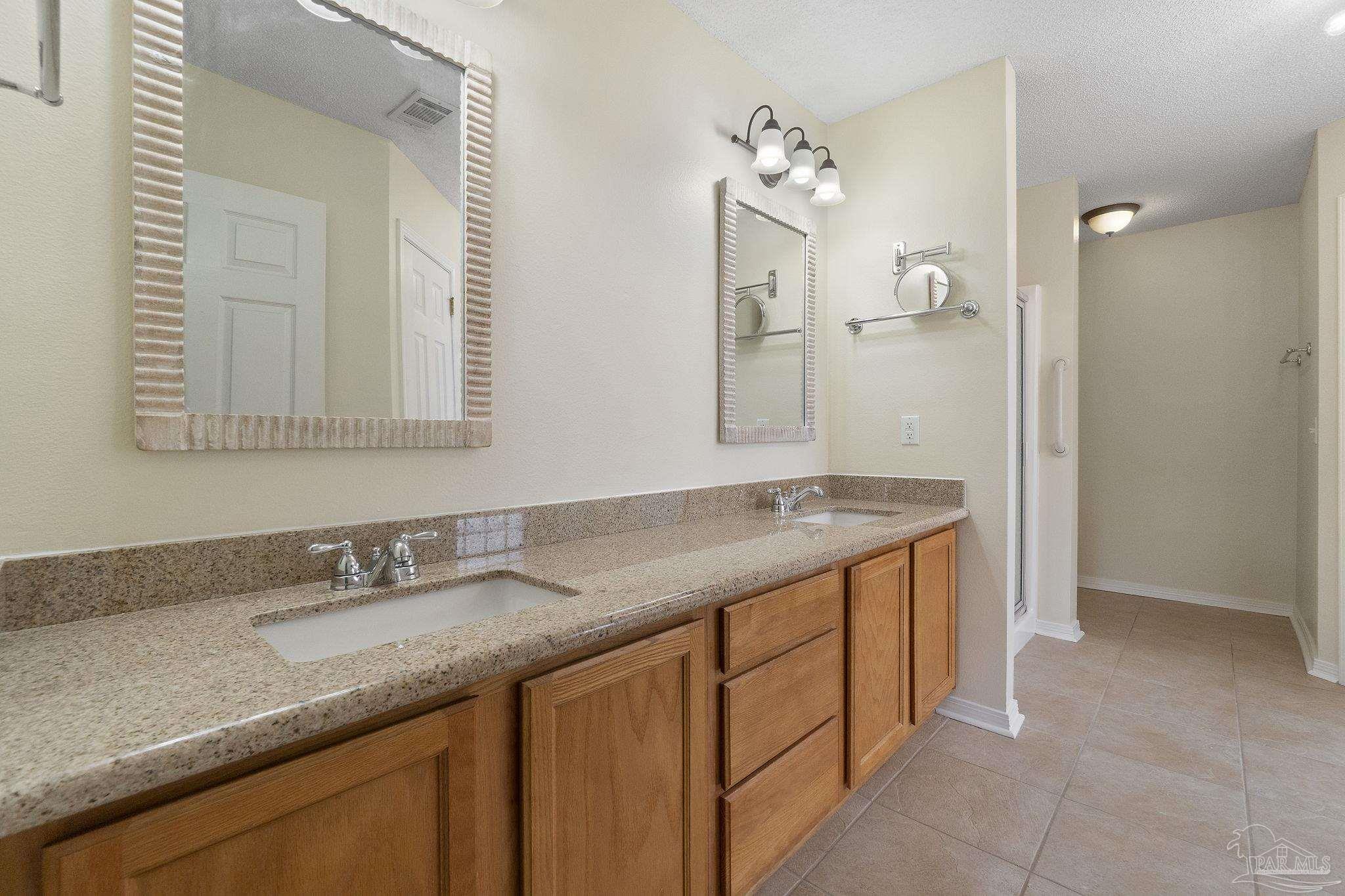 10905 Trellis Ln
