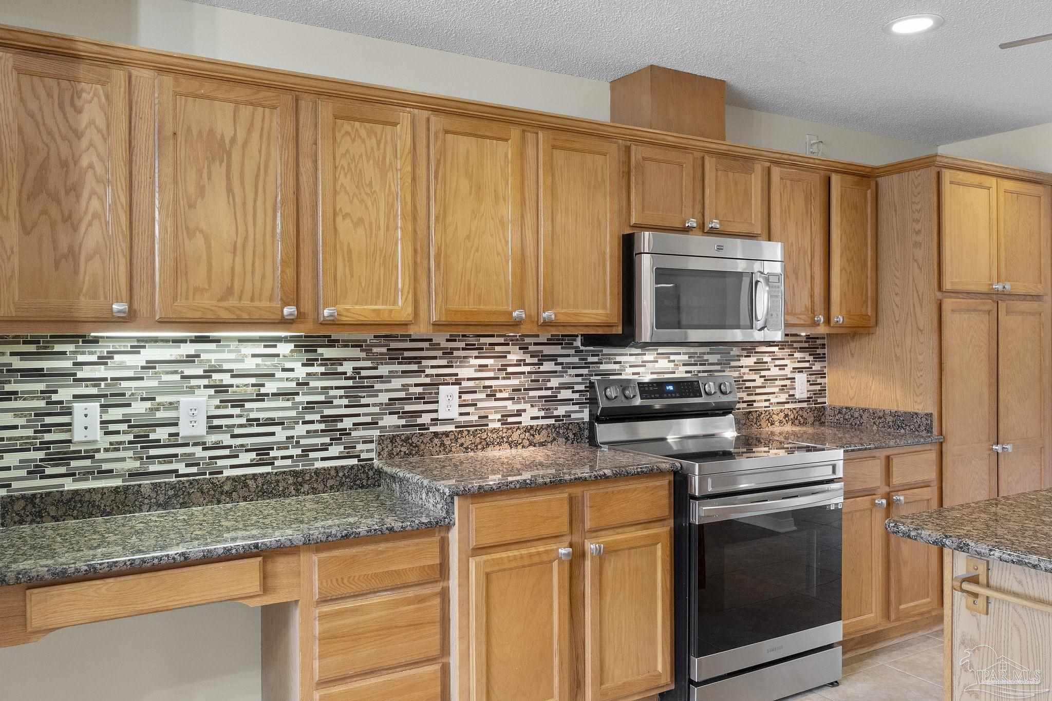10905 Trellis Ln