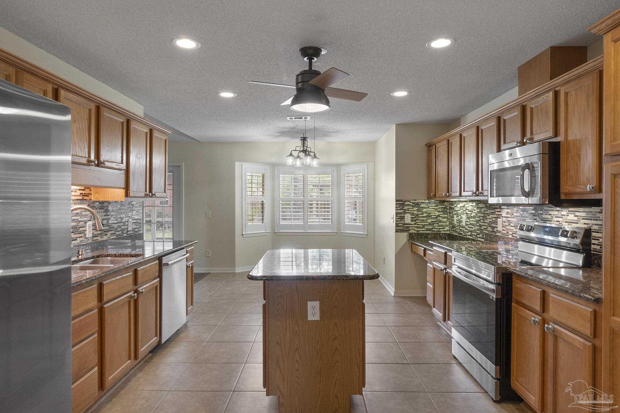 10905 Trellis Ln