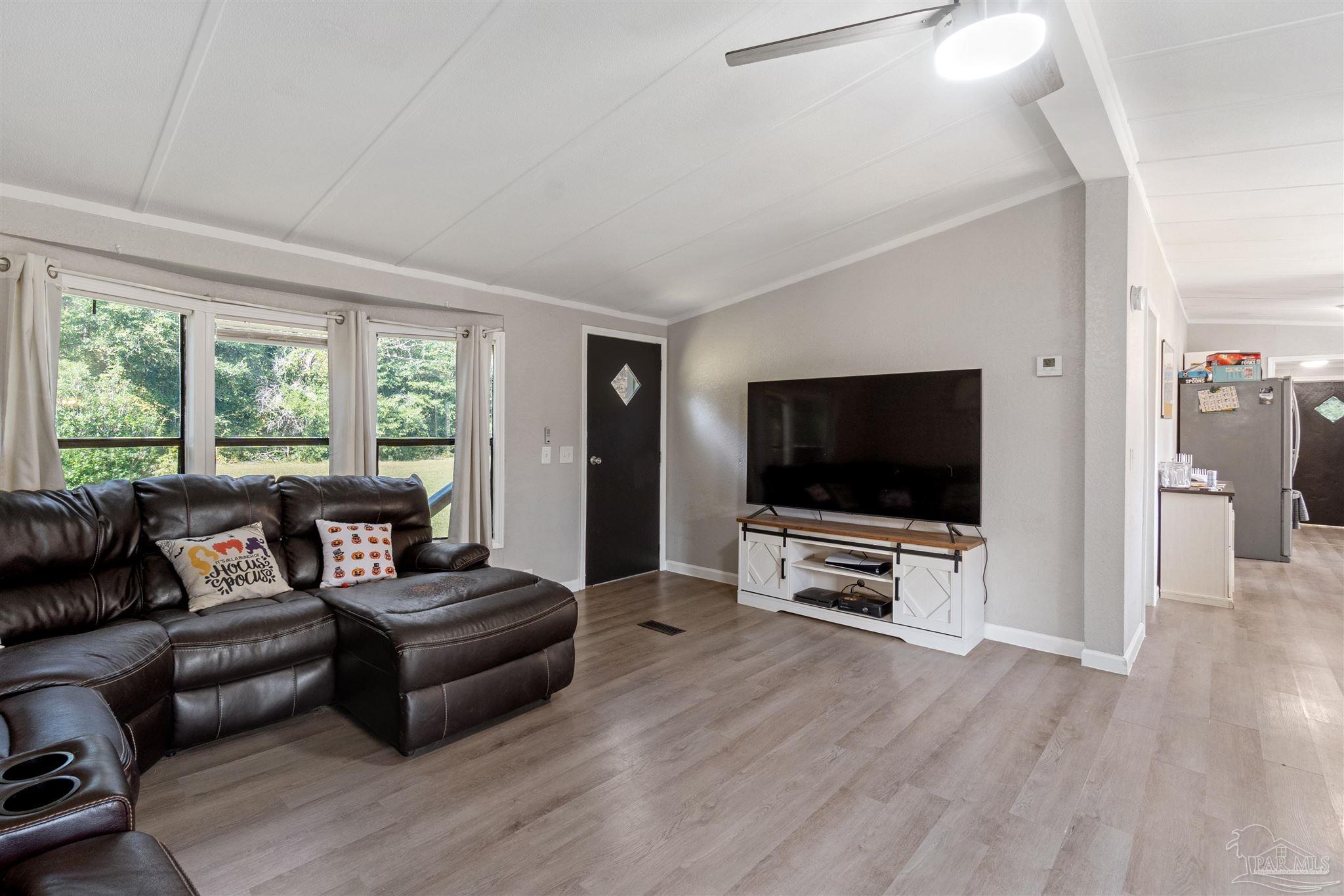 7868 Whiting Field Cir