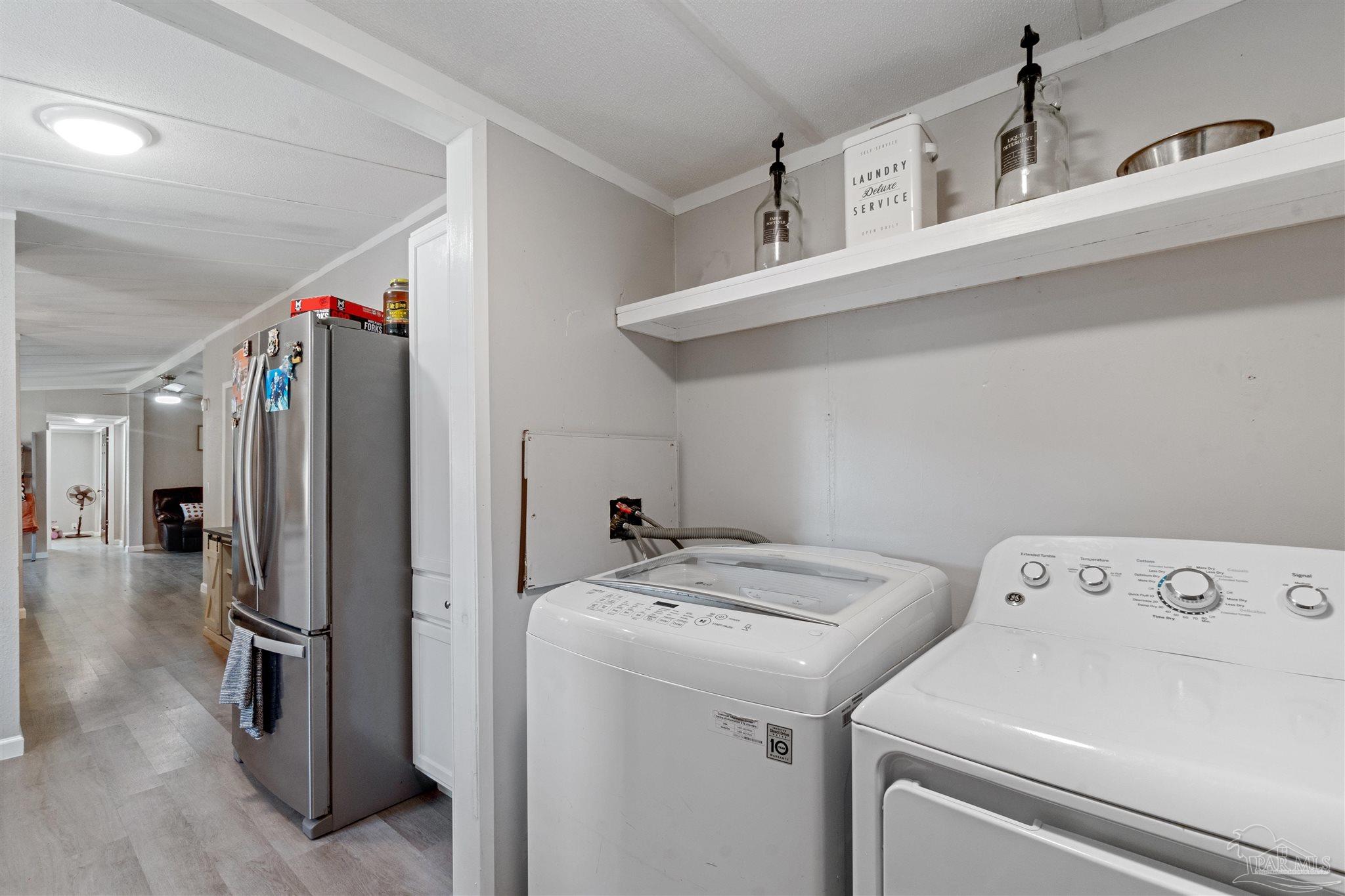 7868 Whiting Field Cir