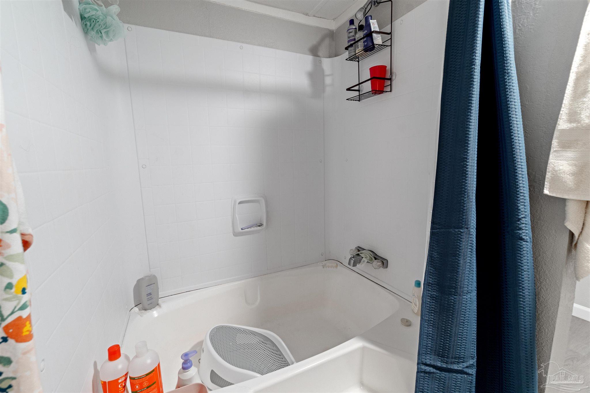 7868 Whiting Field Cir