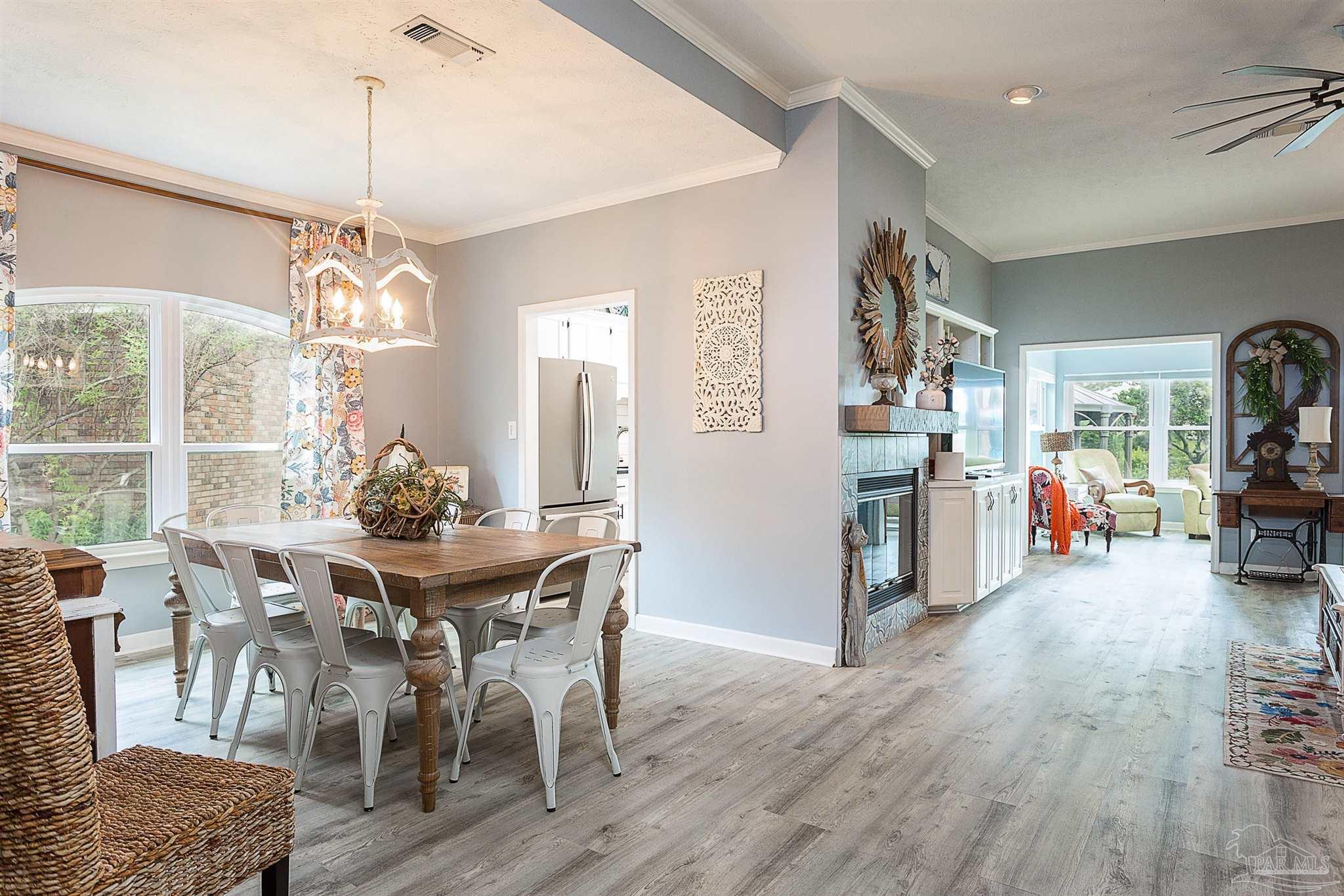 4036 Longwood Cir