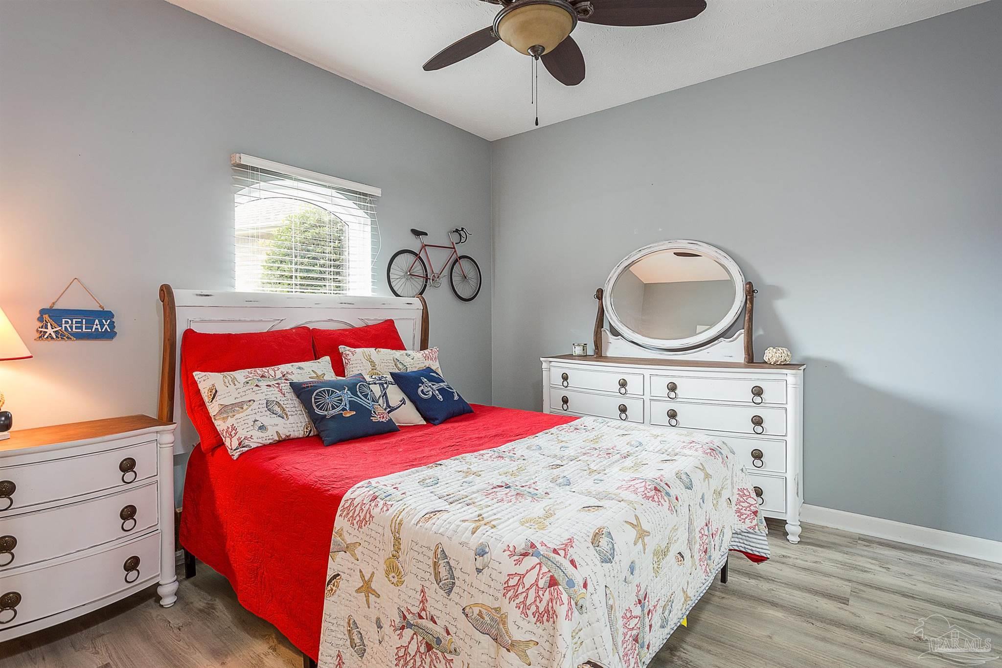 4036 Longwood Cir