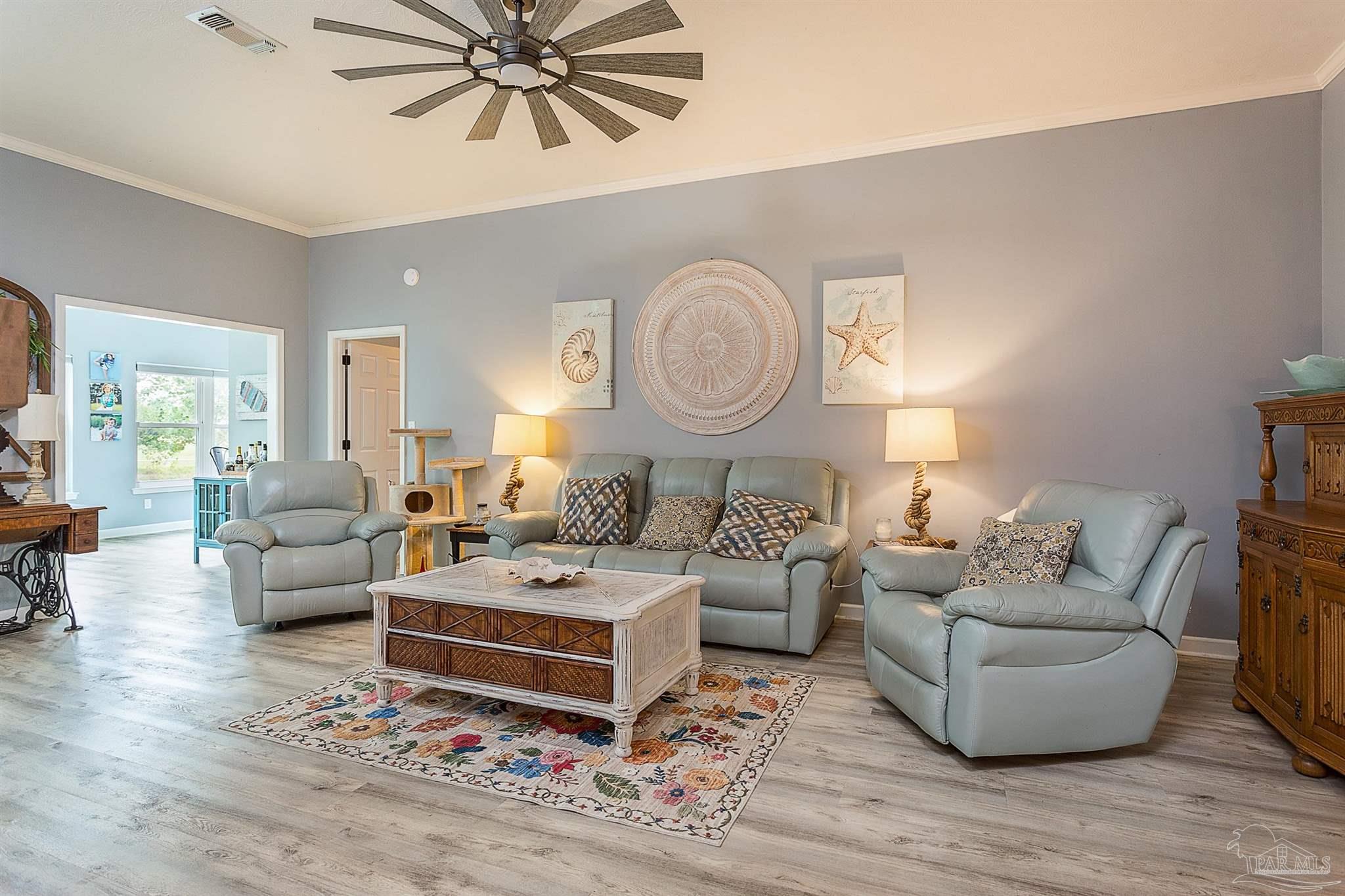 4036 Longwood Cir