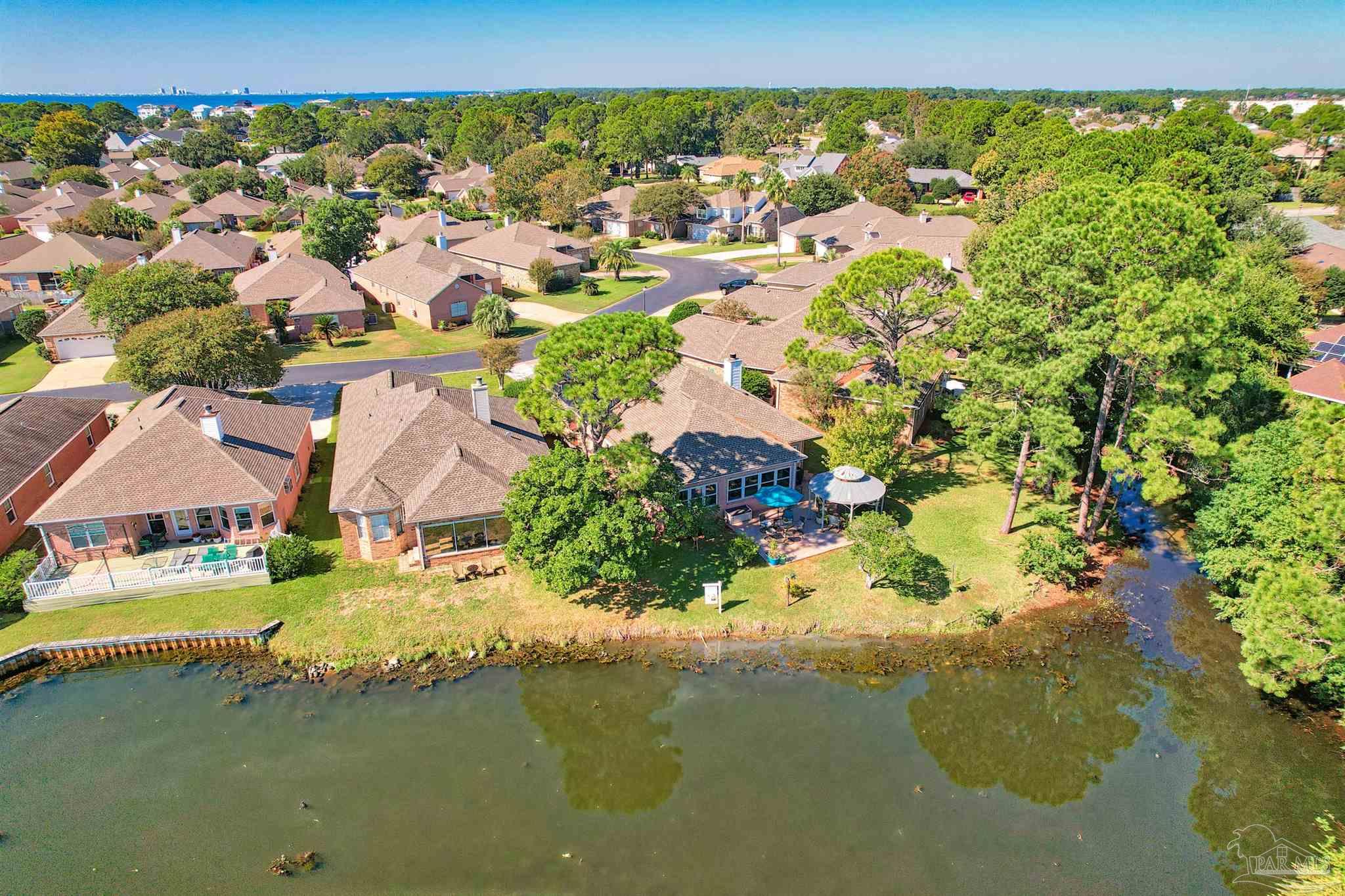 4036 Longwood Cir