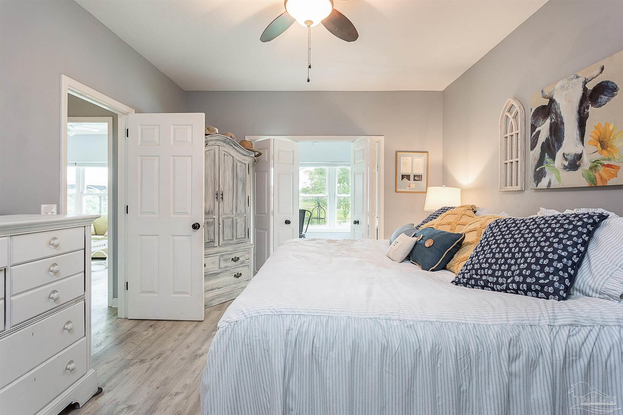 4036 Longwood Cir