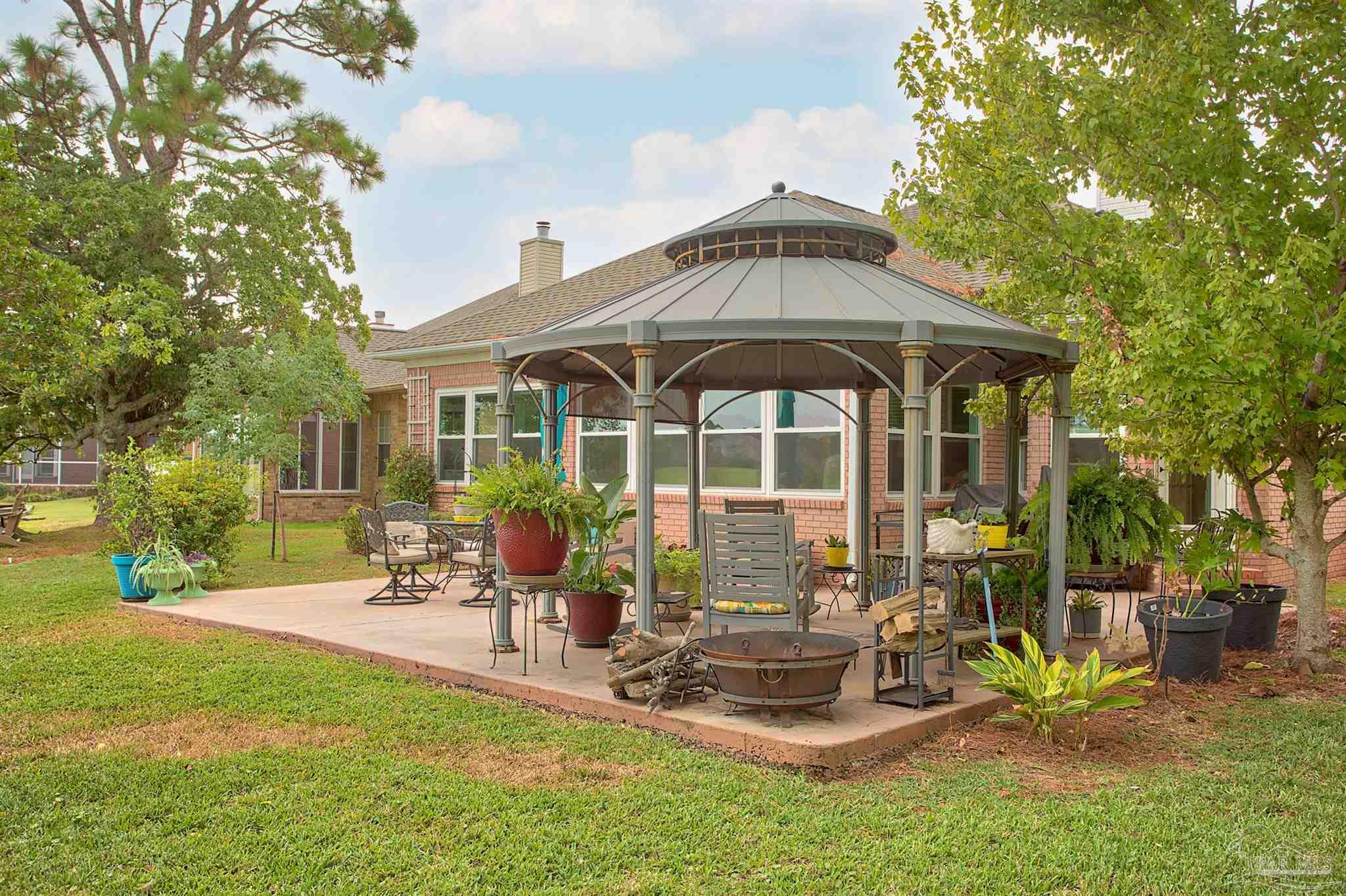 4036 Longwood Cir
