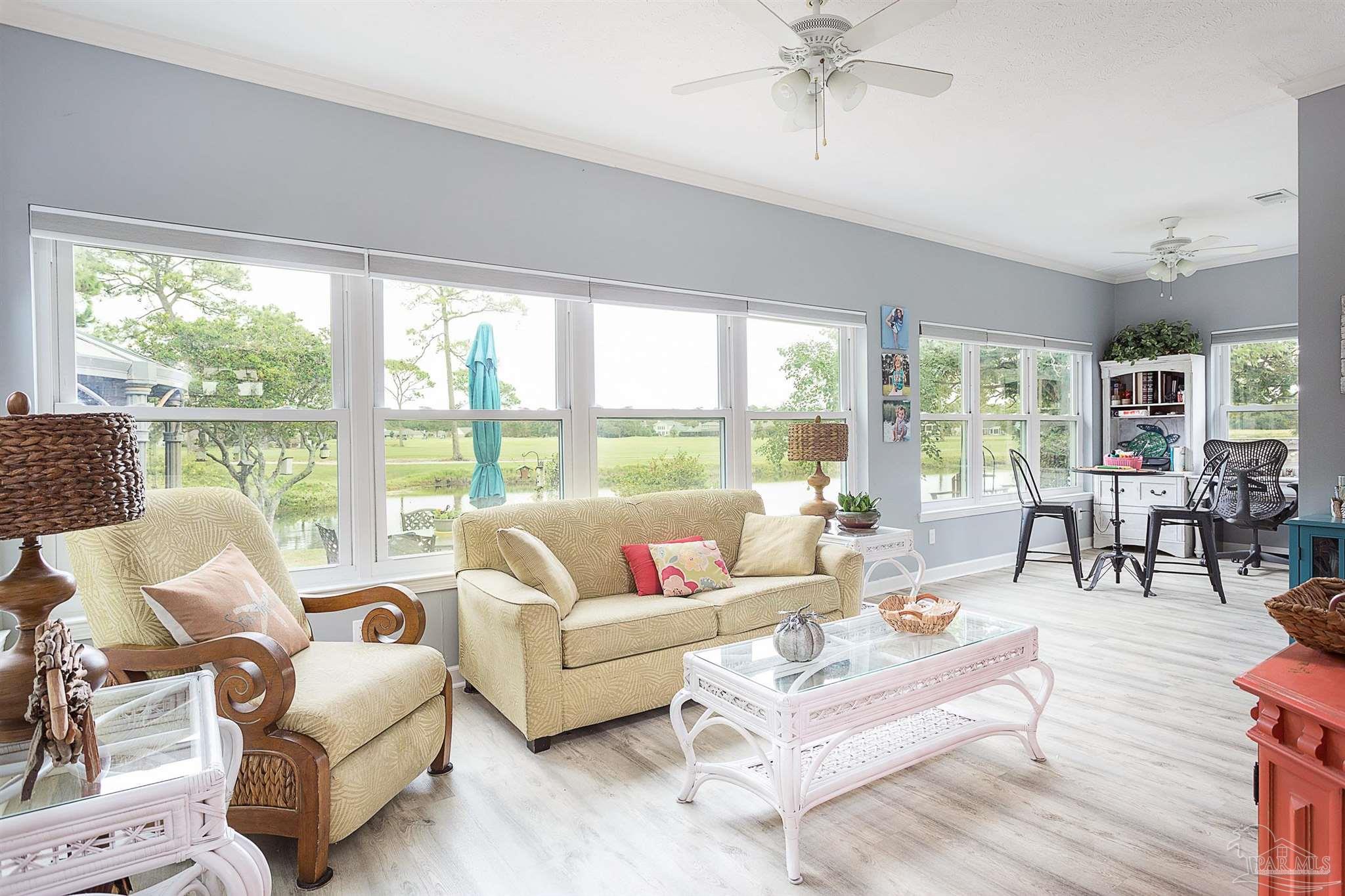 4036 Longwood Cir